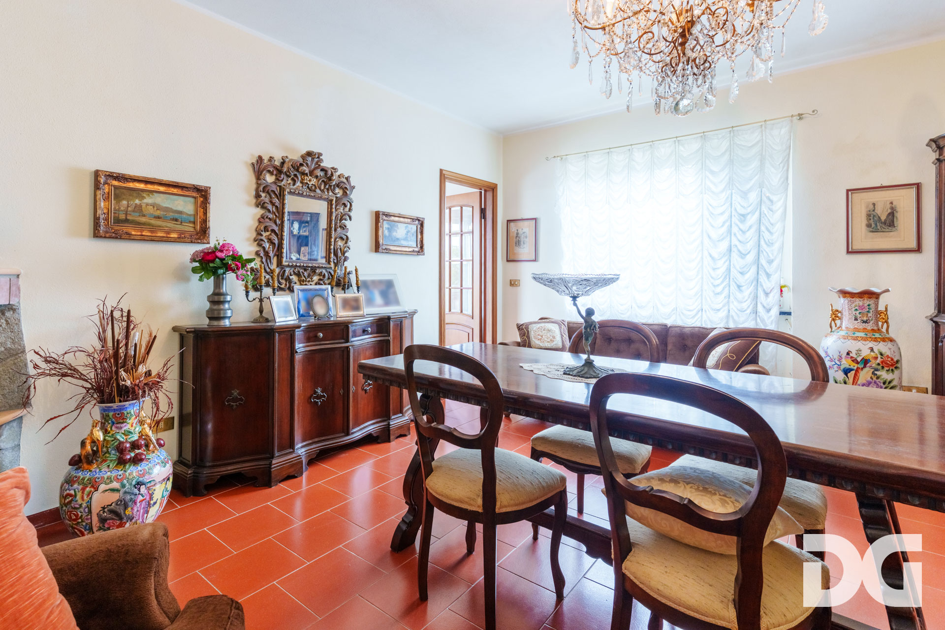 Immobiliare Del Guasta LEIVI – CASA INDIPENDENTE MQ. 205 CON TERRAZZO E BOX 