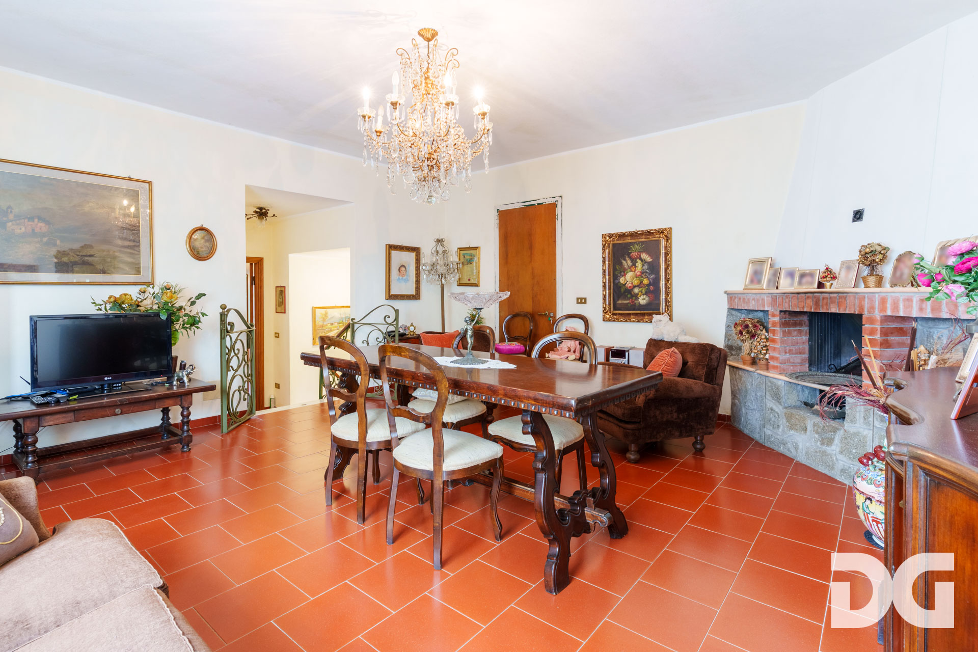 Immobiliare Del Guasta LEIVI – CASA INDIPENDENTE MQ. 205 CON TERRAZZO E BOX 