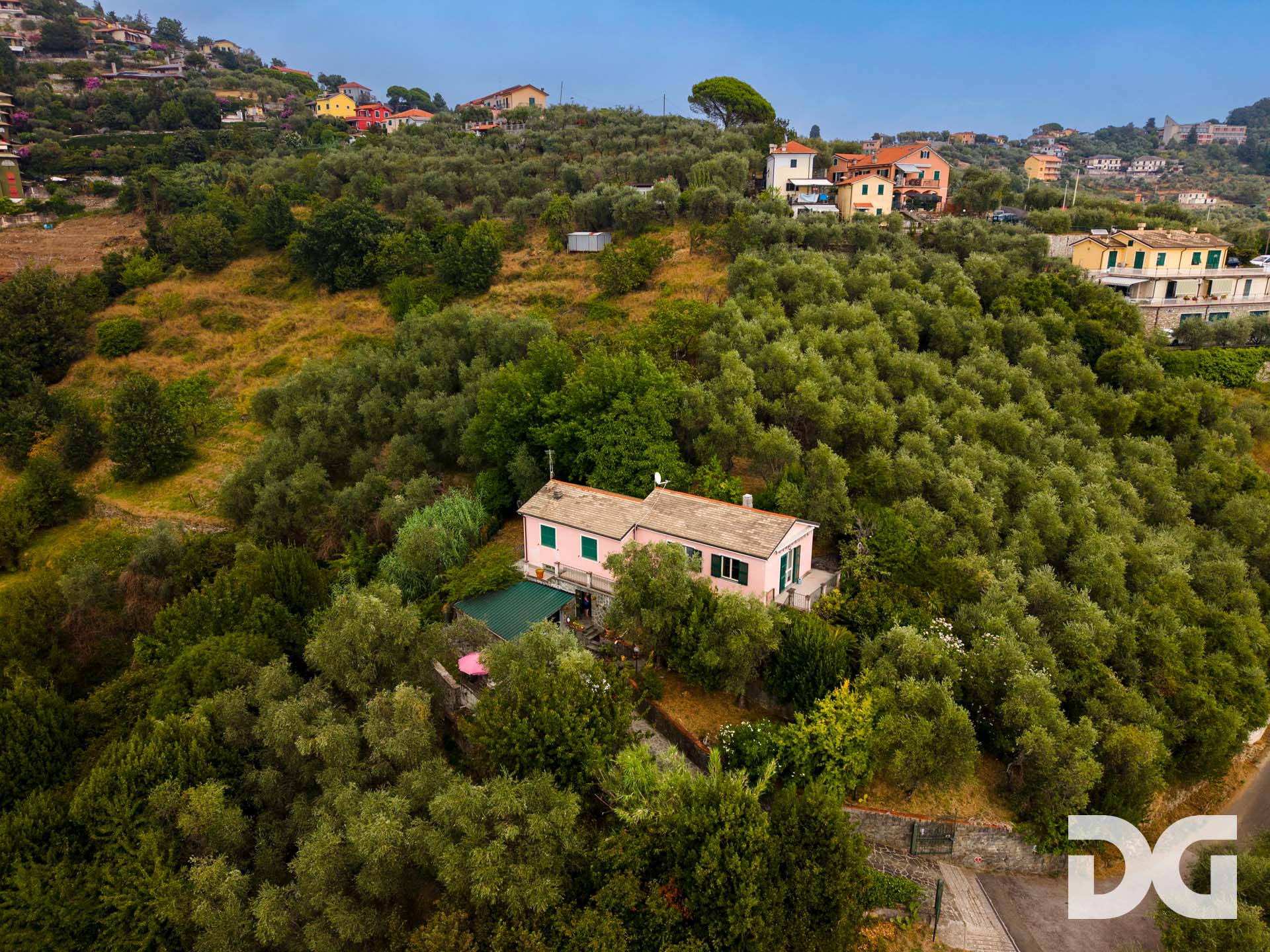 Immobiliare Del Guasta LEIVI – CASA INDIPENDENTE MQ. 205 CON TERRAZZO E BOX 