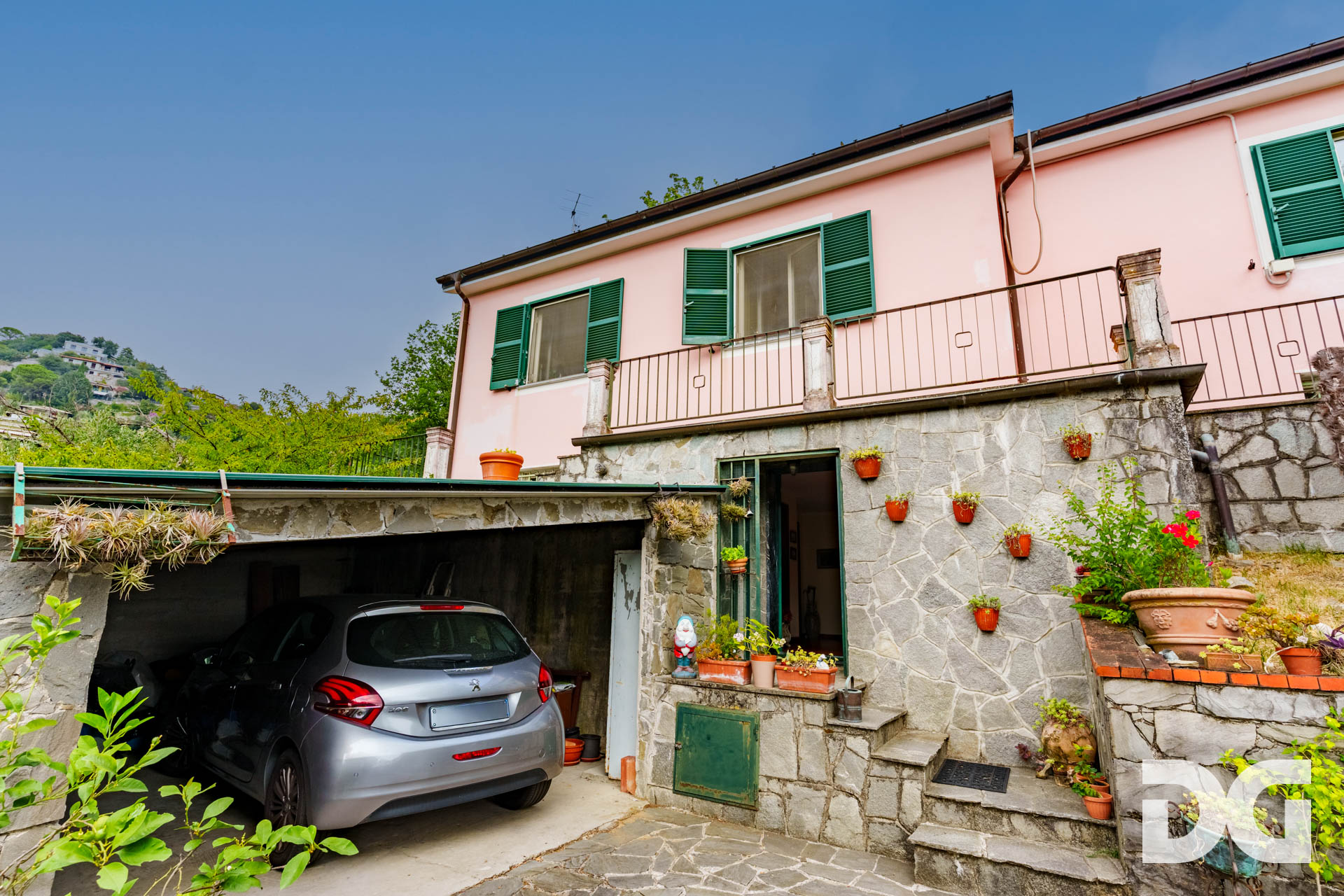 Immobiliare Del Guasta LEIVI – CASA INDIPENDENTE MQ. 205 CON TERRAZZO E BOX 