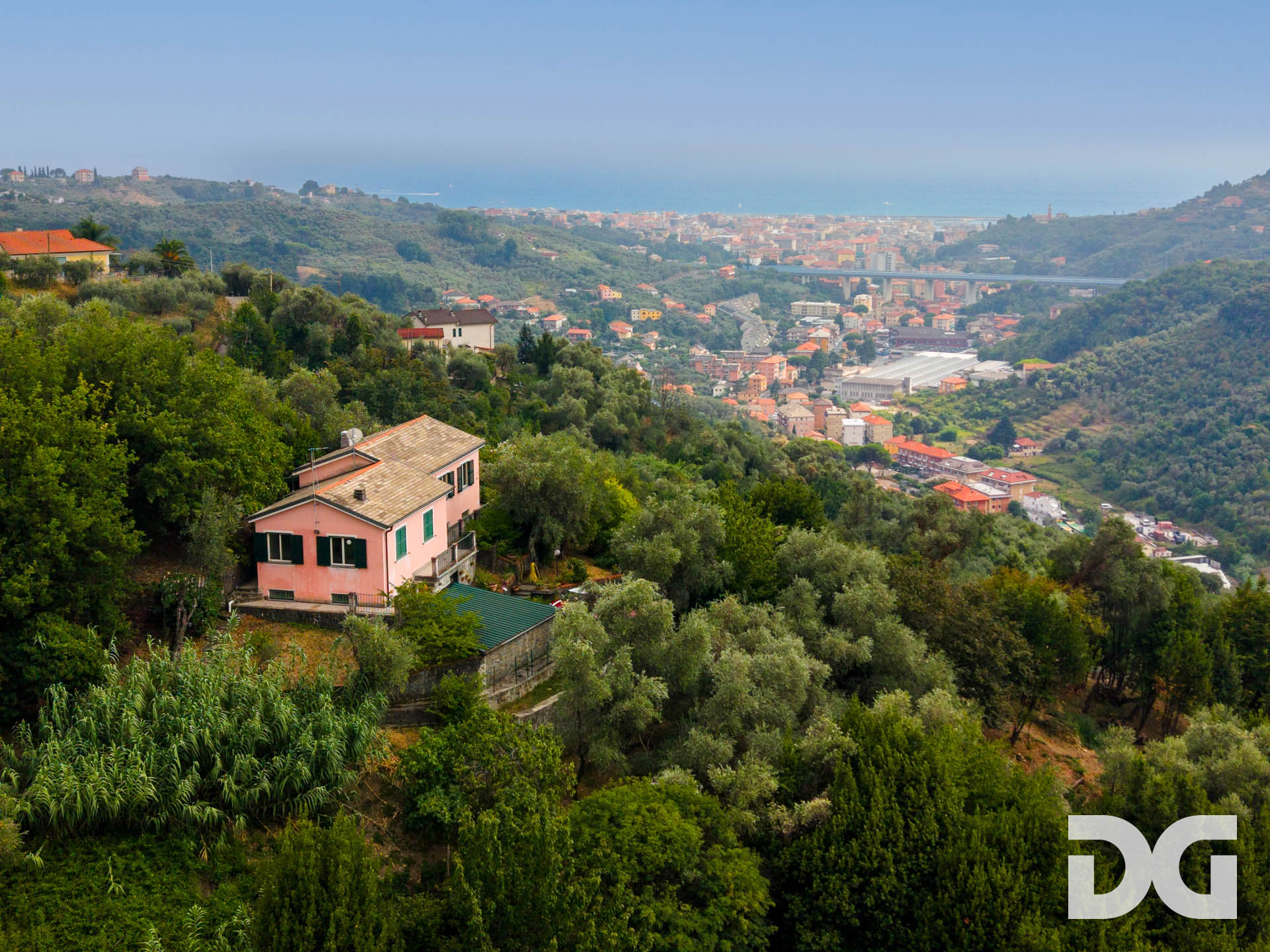 Immobiliare Del Guasta LEIVI – CASA INDIPENDENTE MQ. 205 CON TERRAZZO E BOX 