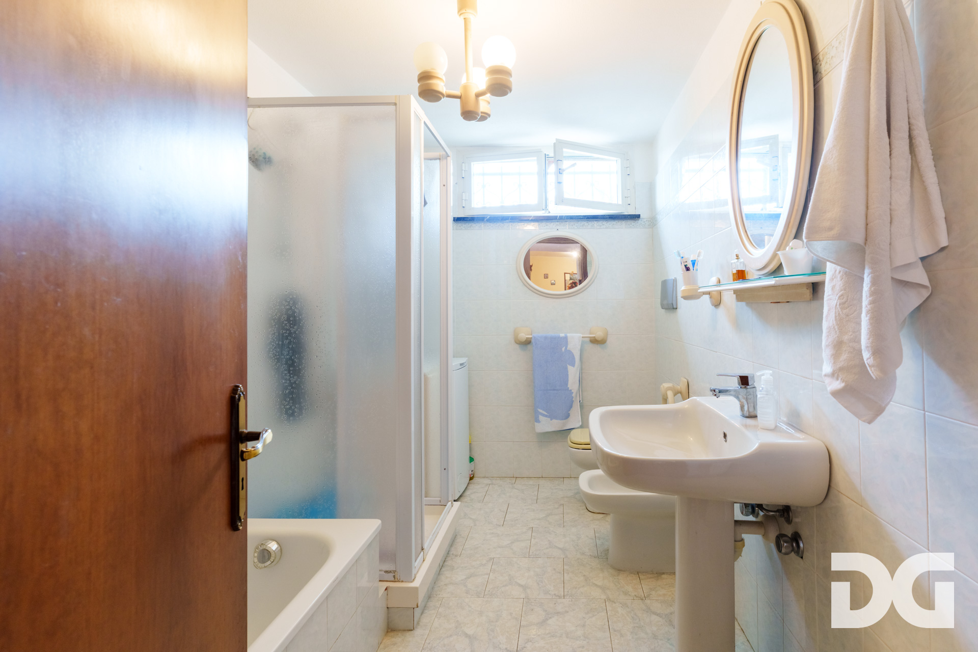 Immobiliare Del Guasta LEIVI – CASA INDIPENDENTE MQ. 205 CON TERRAZZO E BOX 