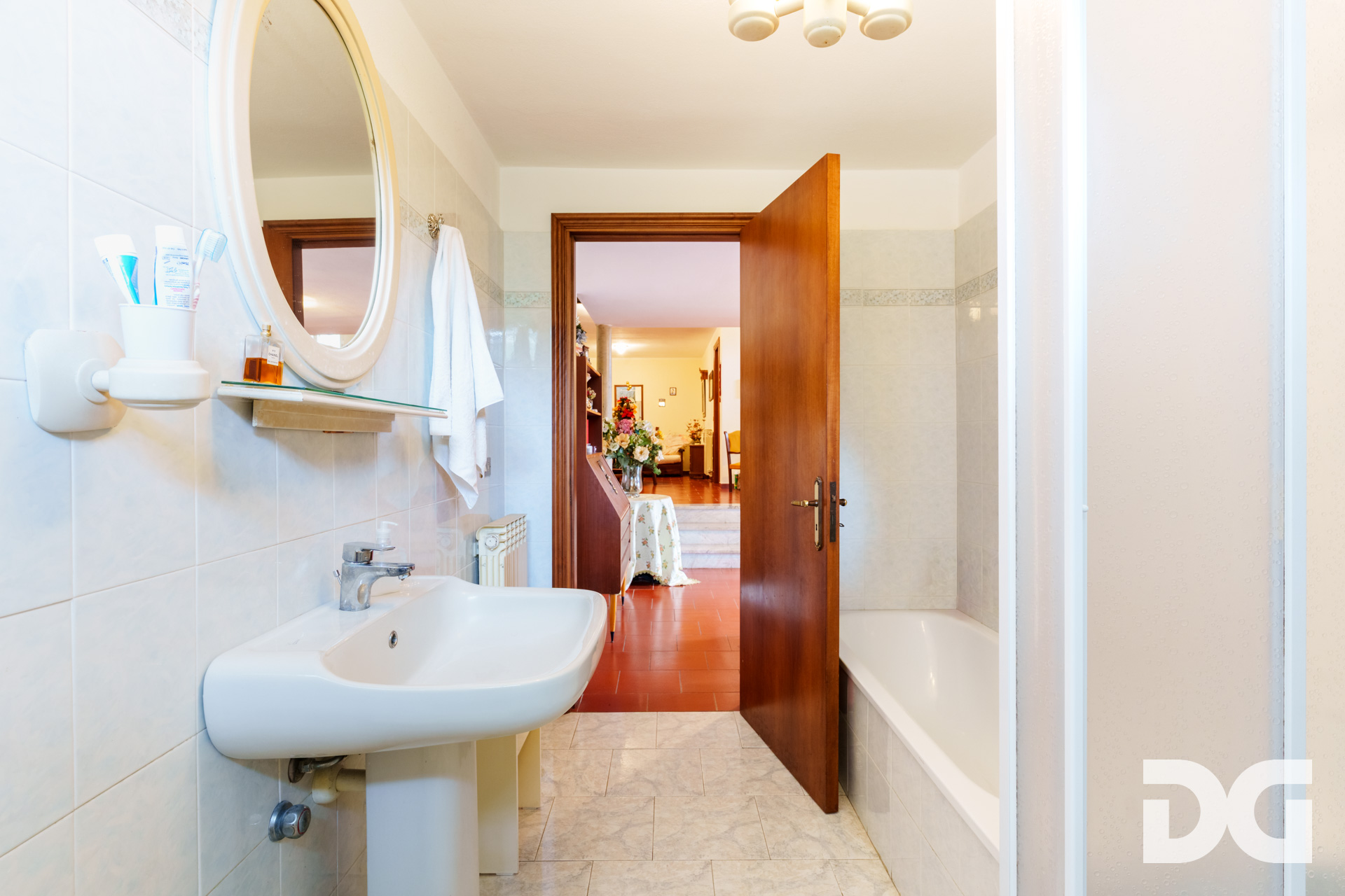 Immobiliare Del Guasta LEIVI – CASA INDIPENDENTE MQ. 205 CON TERRAZZO E BOX 