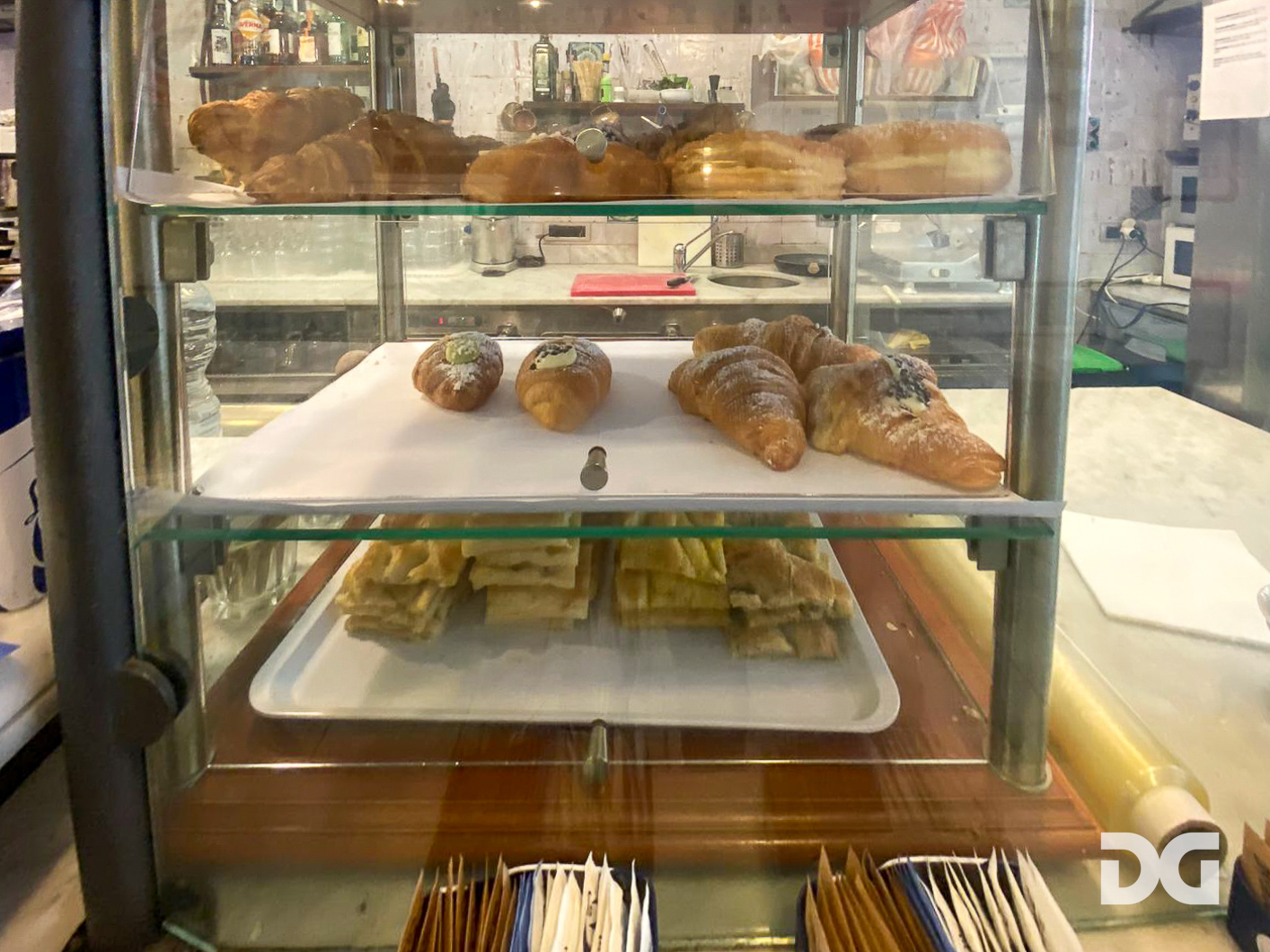 Immobiliare Del Guasta QUADRILATERO – ATTIVITA’ BAR/RISTORAZIONE 