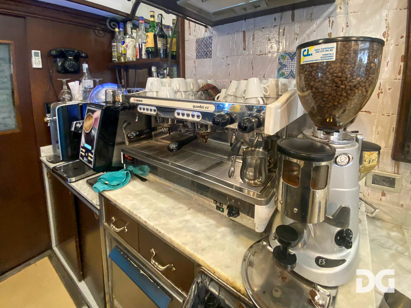 Immobiliare Del Guasta QUADRILATERO – ATTIVITA’ BAR/RISTORAZIONE 