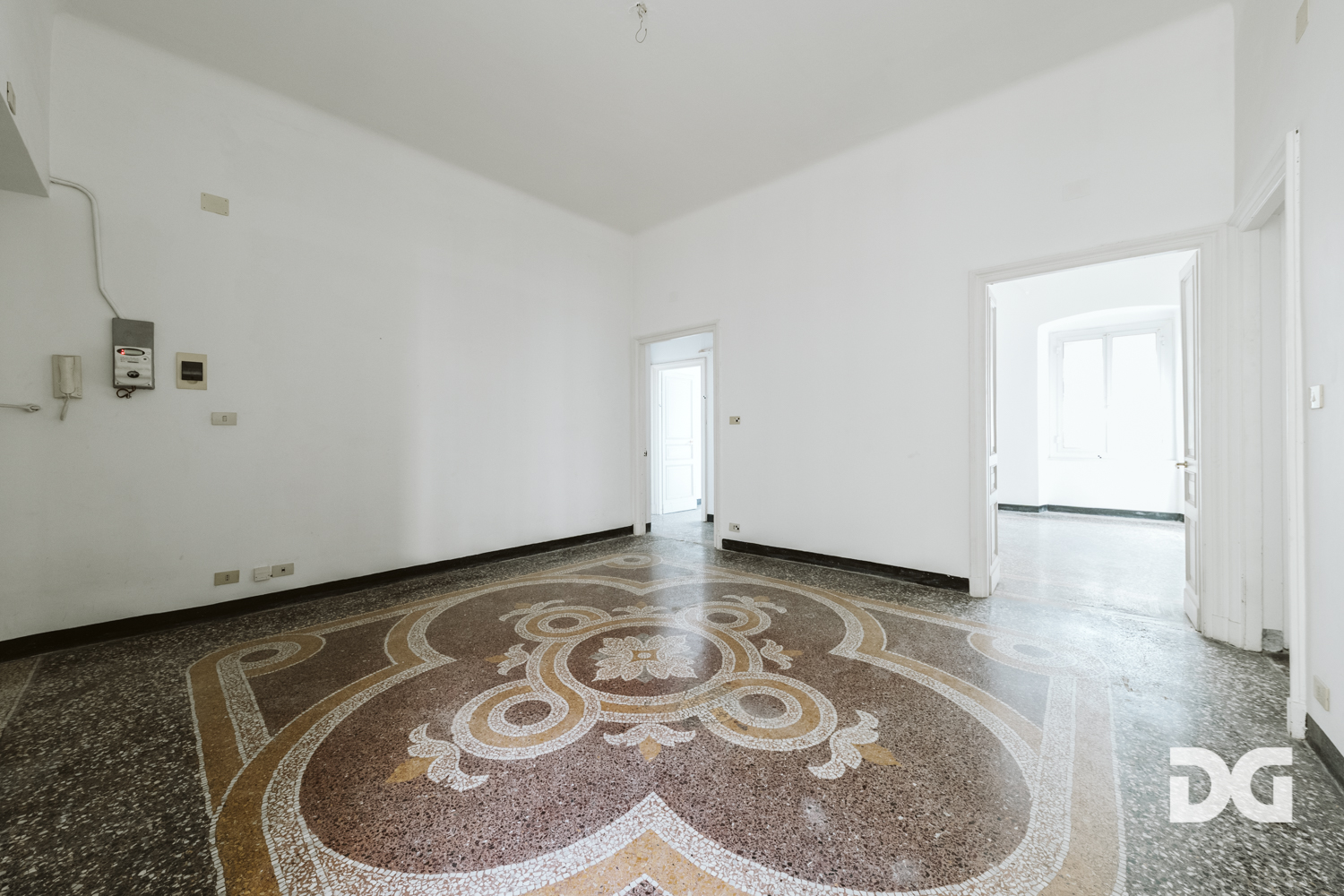 Immobiliare Del Guasta FOCE VIA CIPRO – ORDINATI E LUMINOSI MQ. 120 