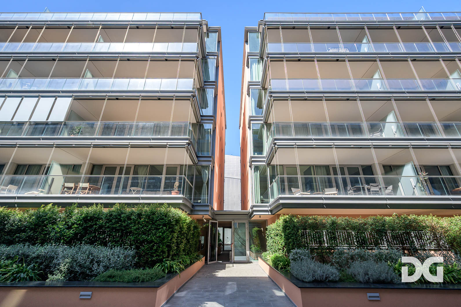 Immobiliare Del Guasta WATERFRONT DI LEVANTE – ARREDATI MQ. 64 CON TERRAZZO E POSTO AUTO 