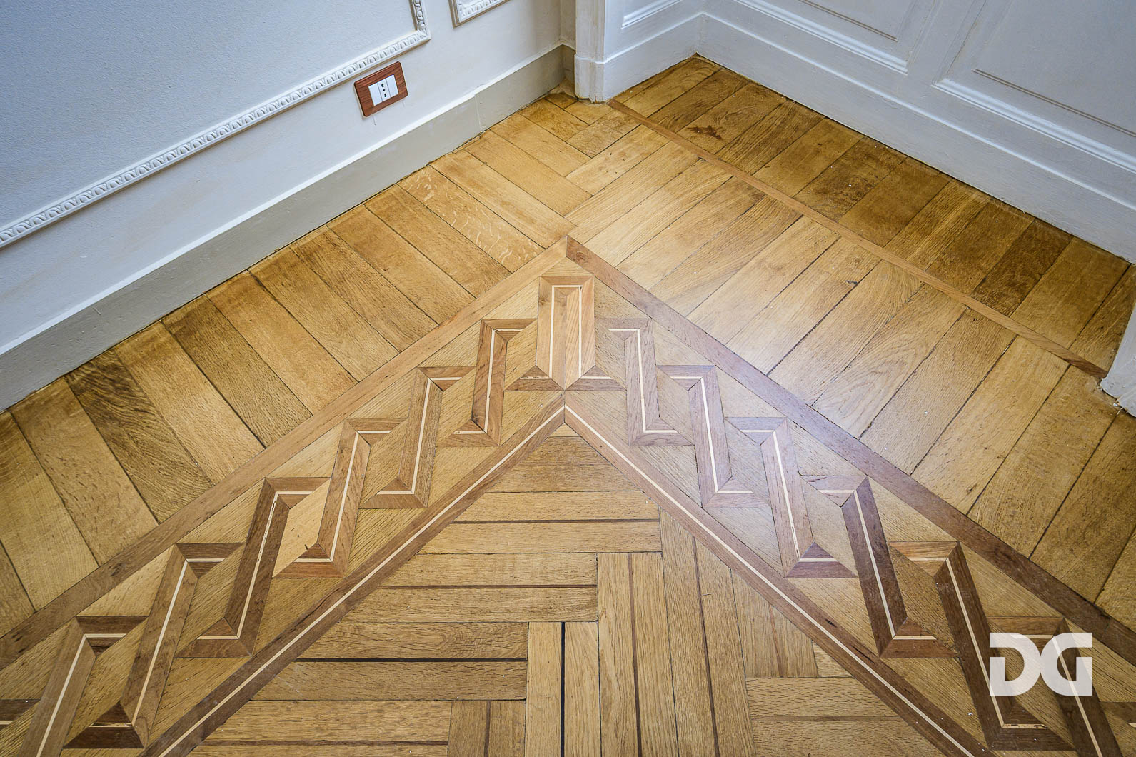 Immobiliare Del Guasta PIAZZA MANIN – RISTRUTTURATI MQ. 145 PENULTIMO PIANO 