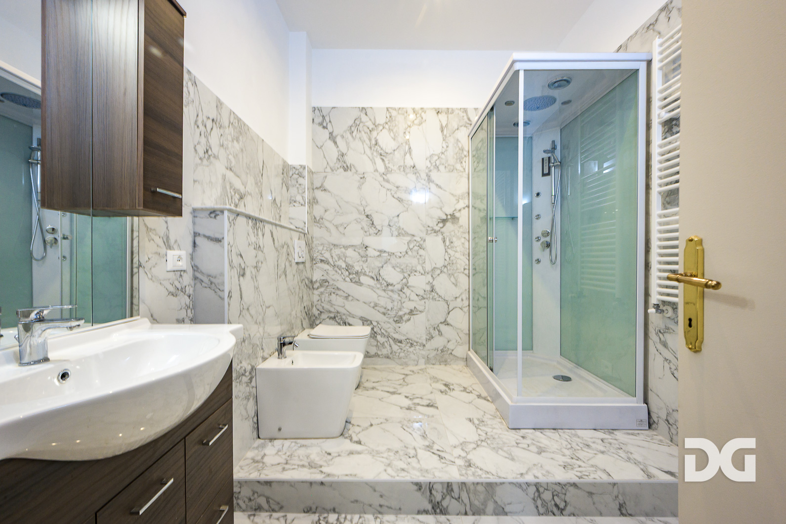 Immobiliare Del Guasta PIAZZA MANIN – RISTRUTTURATI MQ. 145 PENULTIMO PIANO 