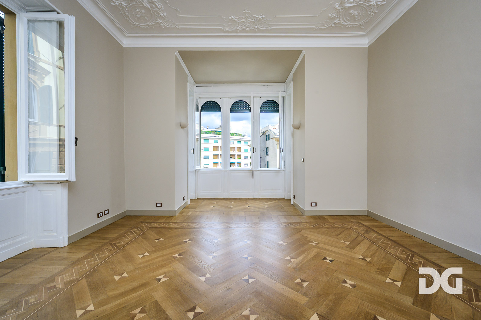 Immobiliare Del Guasta PIAZZA MANIN – RISTRUTTURATI MQ. 145 PENULTIMO PIANO 