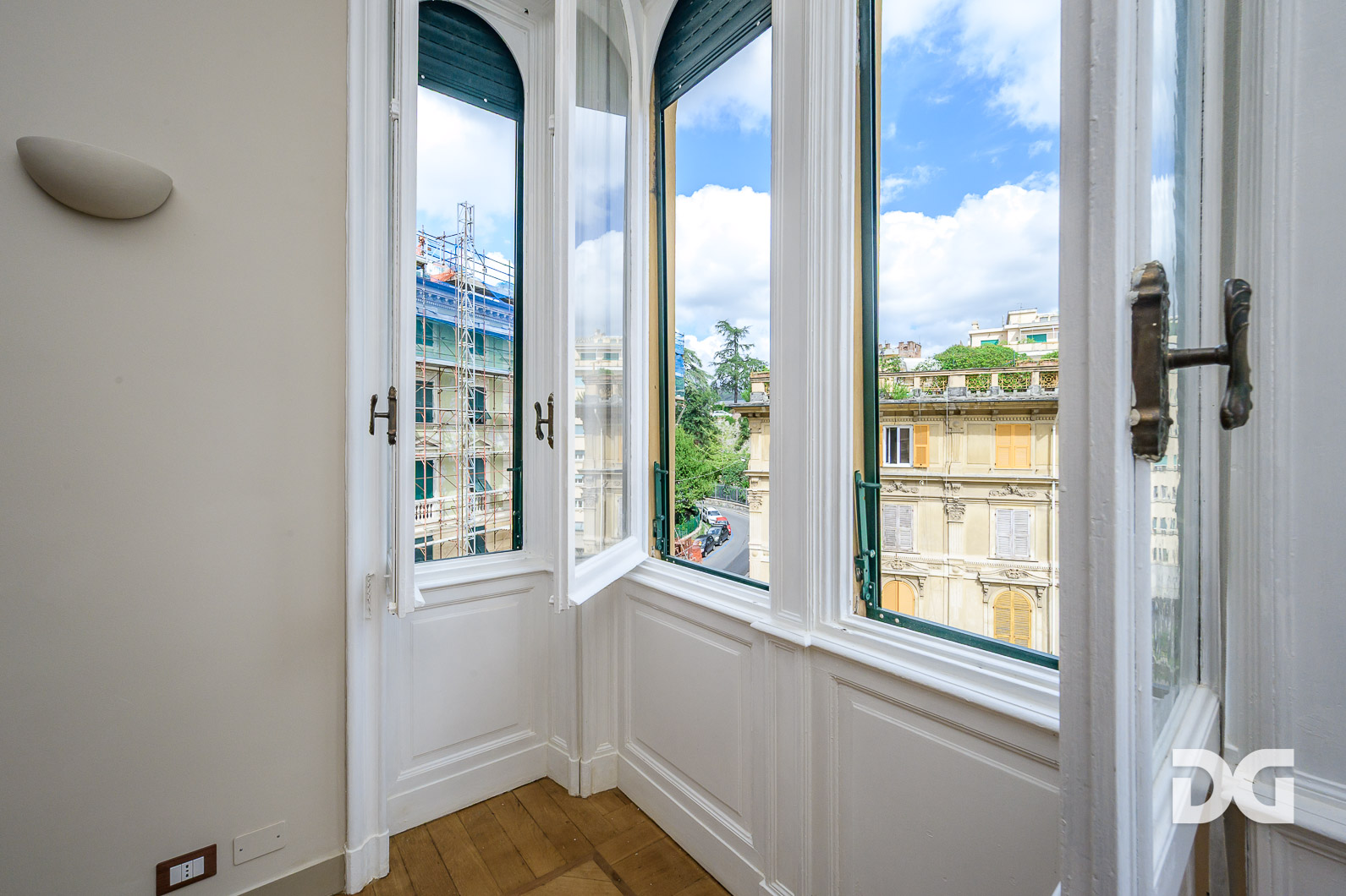 Immobiliare Del Guasta PIAZZA MANIN – RISTRUTTURATI MQ. 145 PENULTIMO PIANO 