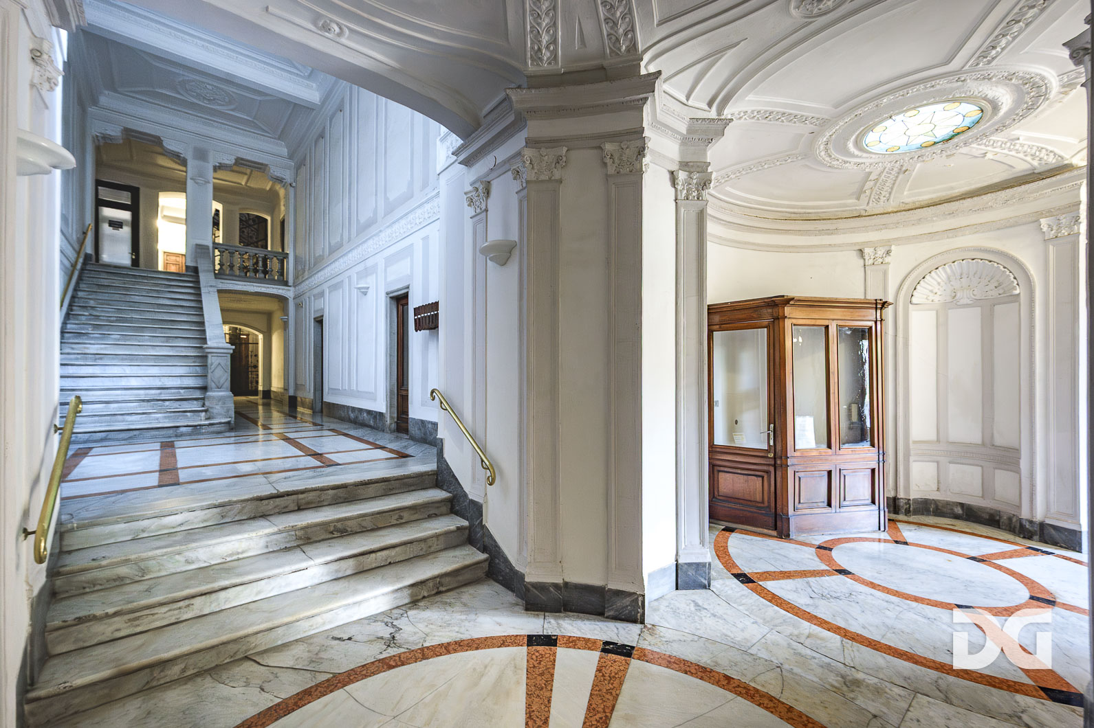 Immobiliare Del Guasta PIAZZA MANIN – RISTRUTTURATI MQ. 145 PENULTIMO PIANO 