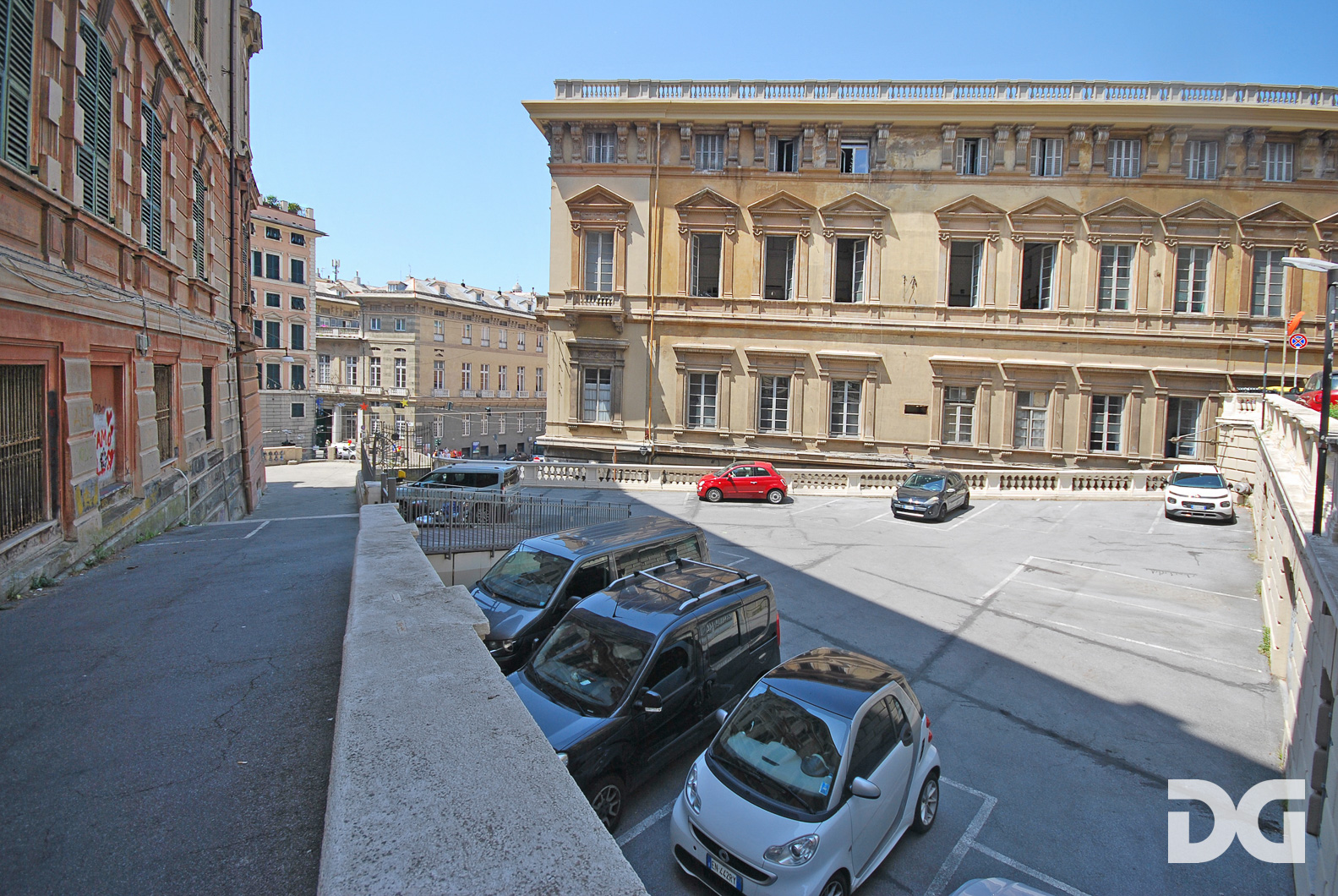 Immobiliare Del Guasta CENTRO – VIA RAGGIO PERFETTI E PANORAMICI MQ. 292 BALCONE POSTO AUTO