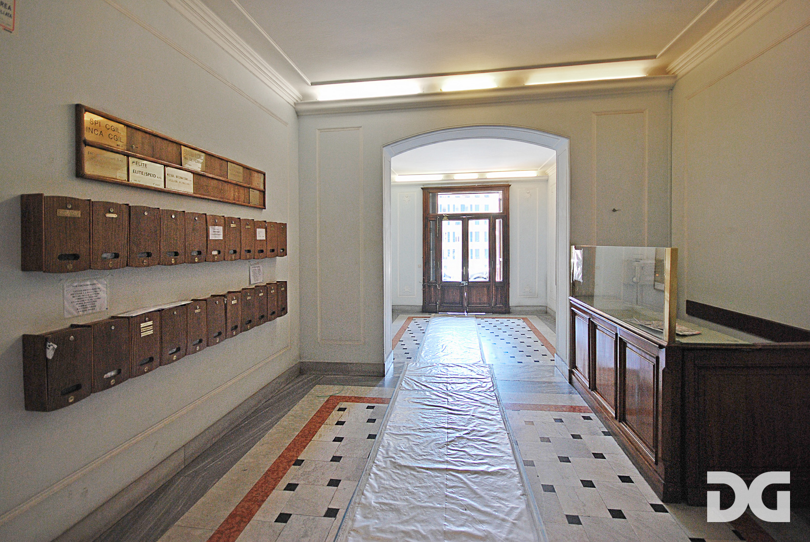 Immobiliare Del Guasta CENTRO – VIA RAGGIO PERFETTI E PANORAMICI MQ. 292 BALCONE POSTO AUTO
