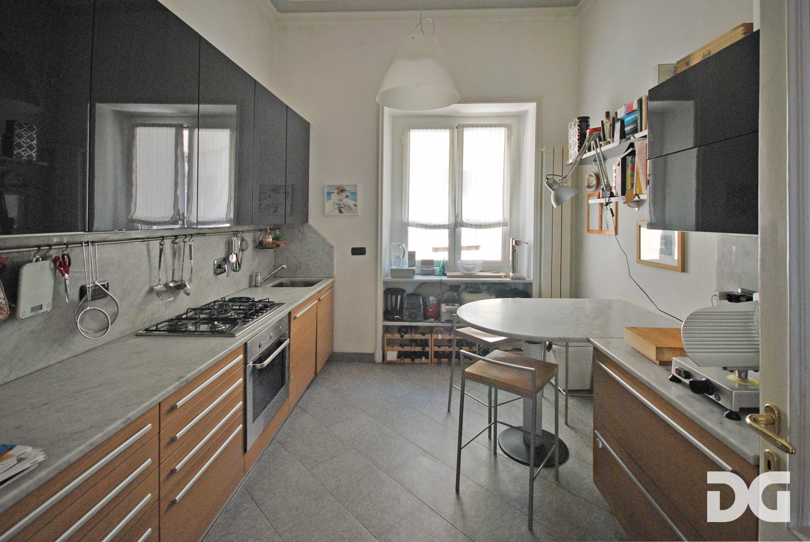 Immobiliare Del Guasta CENTRO – VIA RAGGIO PERFETTI E PANORAMICI MQ. 292 BALCONE POSTO AUTO