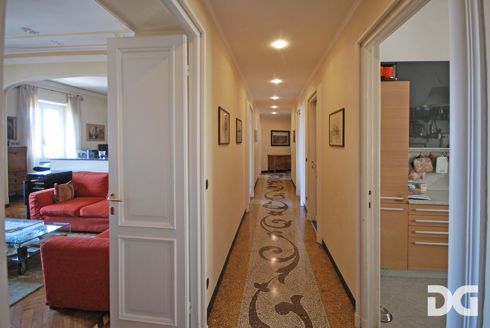 Immobiliare Del Guasta CENTRO – VIA RAGGIO PERFETTI E PANORAMICI MQ. 292 BALCONE POSTO AUTO