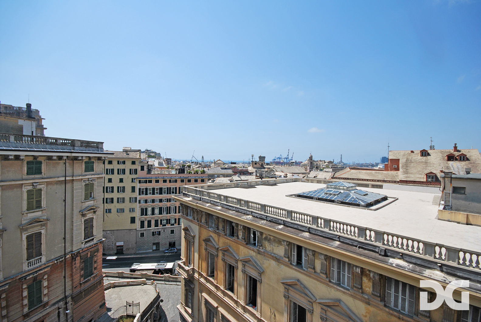 Immobiliare Del Guasta CENTRO – VIA RAGGIO PERFETTI E PANORAMICI MQ. 292 BALCONE POSTO AUTO
