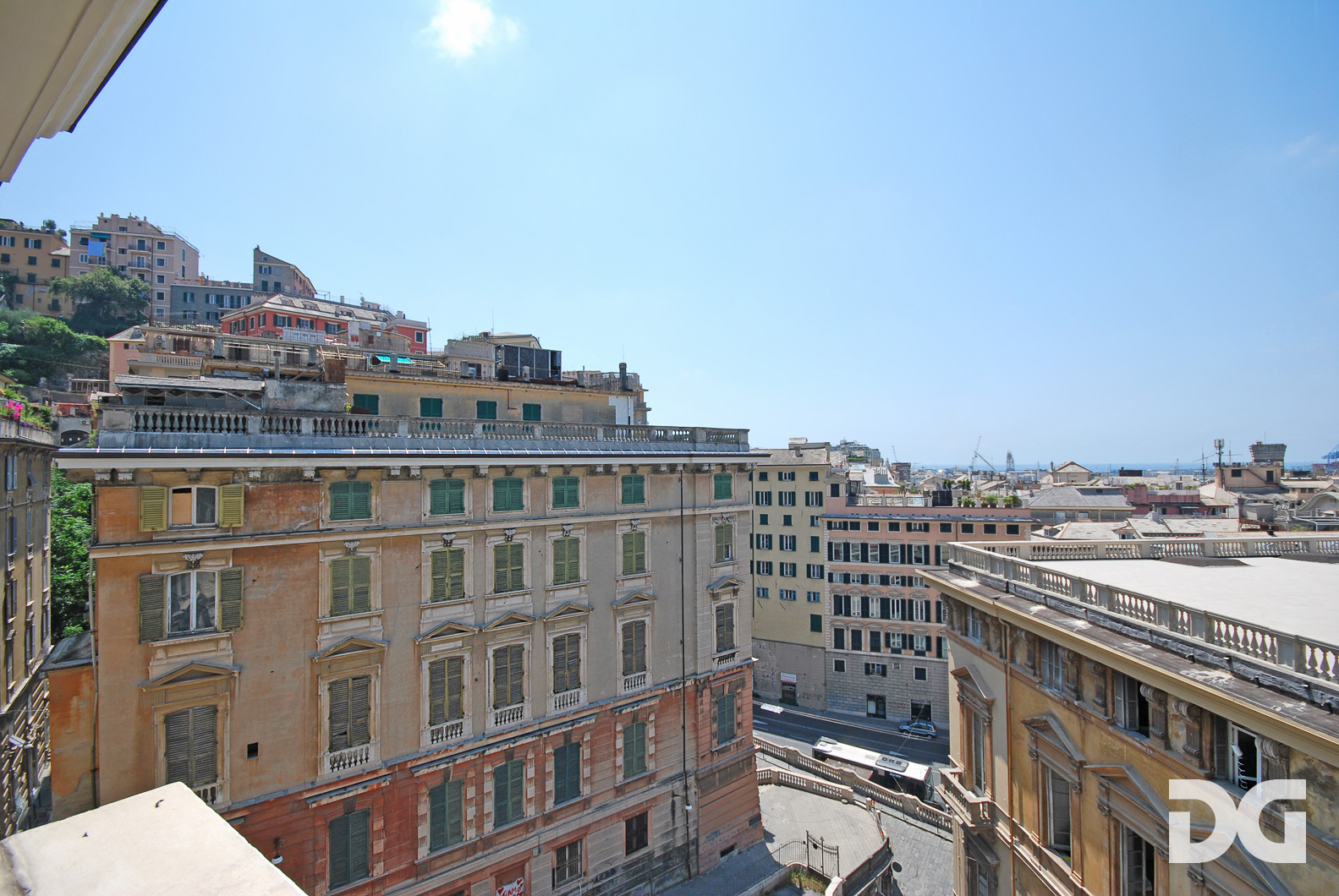 Immobiliare Del Guasta CENTRO – VIA RAGGIO PERFETTI E PANORAMICI MQ. 292 BALCONE POSTO AUTO