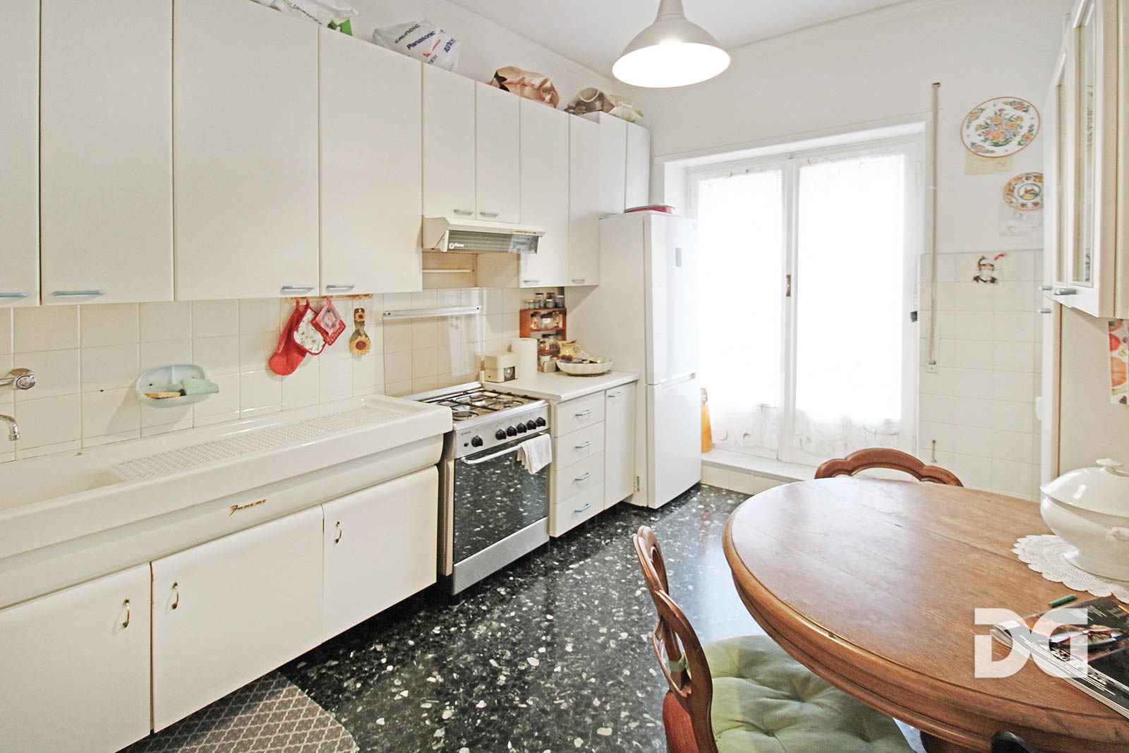 Immobiliare Del Guasta CASTELLETTO – VIA SCORZA MQ. 98 PANORAMICI CON TERRAZZO 