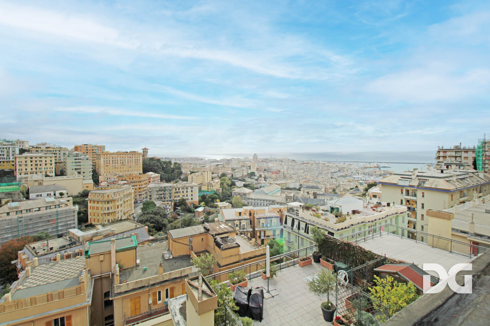 Immobiliare Del Guasta CASTELLETTO – VIA SCORZA MQ. 98 PANORAMICI CON TERRAZZO 