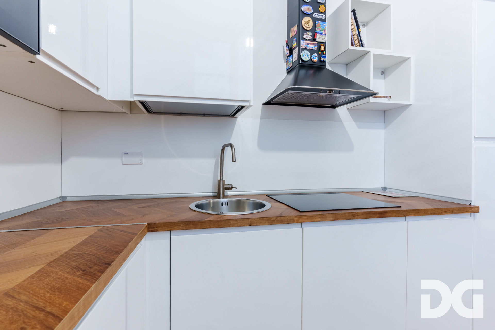 Immobiliare Del Guasta CENTRO STORICO – AD. PIAZZA BANCHI RISTRUTTURATI MQ. 51
