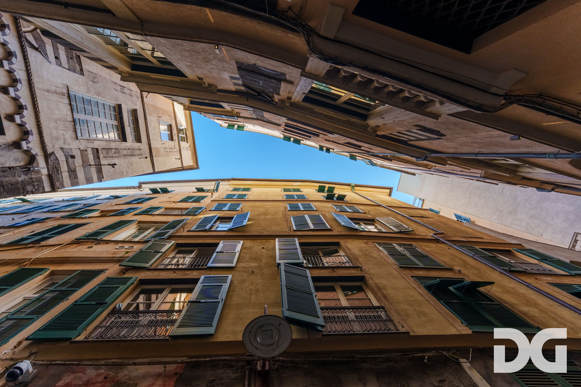 Immobiliare Del Guasta CENTRO STORICO – AD. PIAZZA BANCHI RISTRUTTURATI MQ. 51