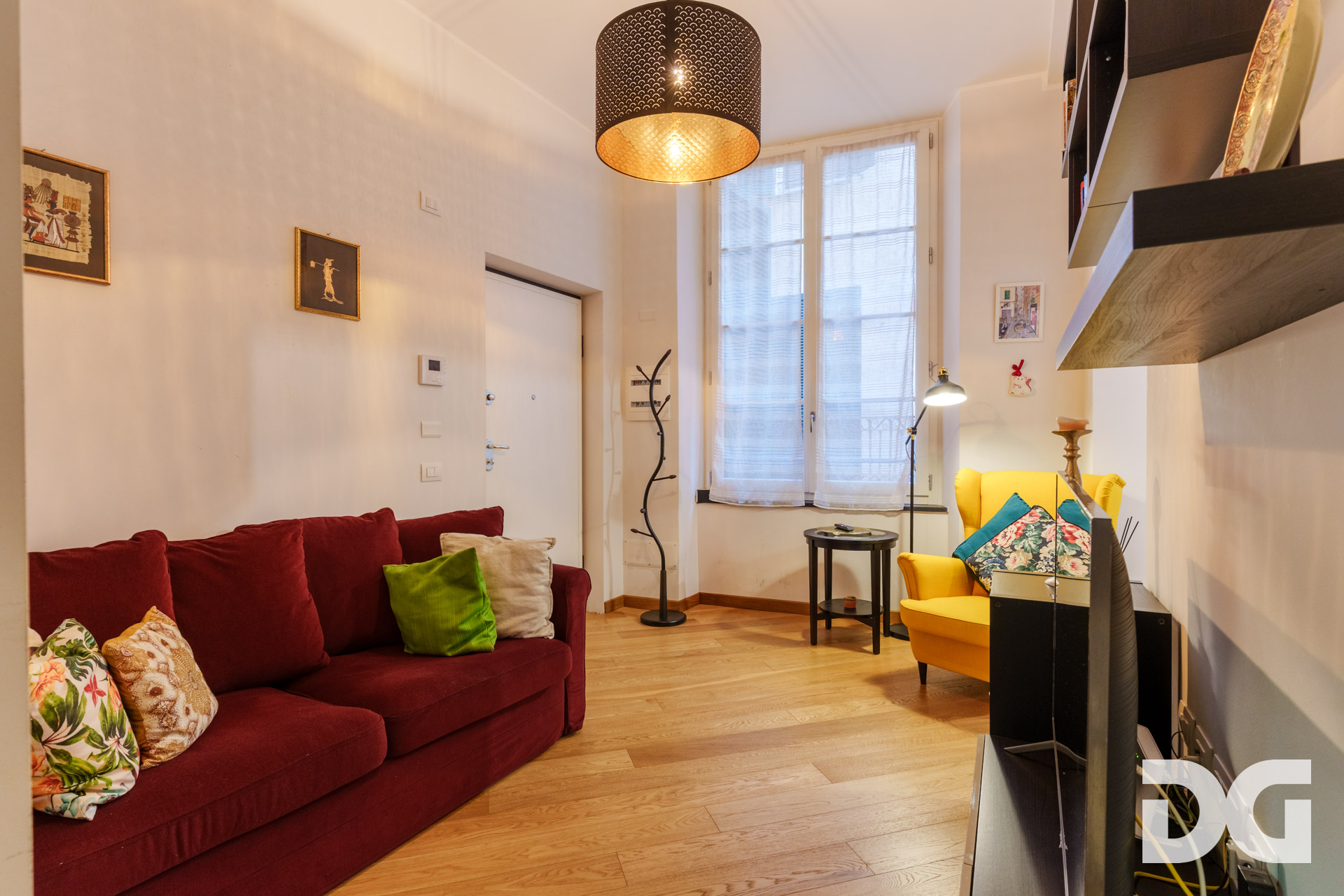 Immobiliare Del Guasta CENTRO STORICO – AD. PIAZZA BANCHI RISTRUTTURATI MQ. 51