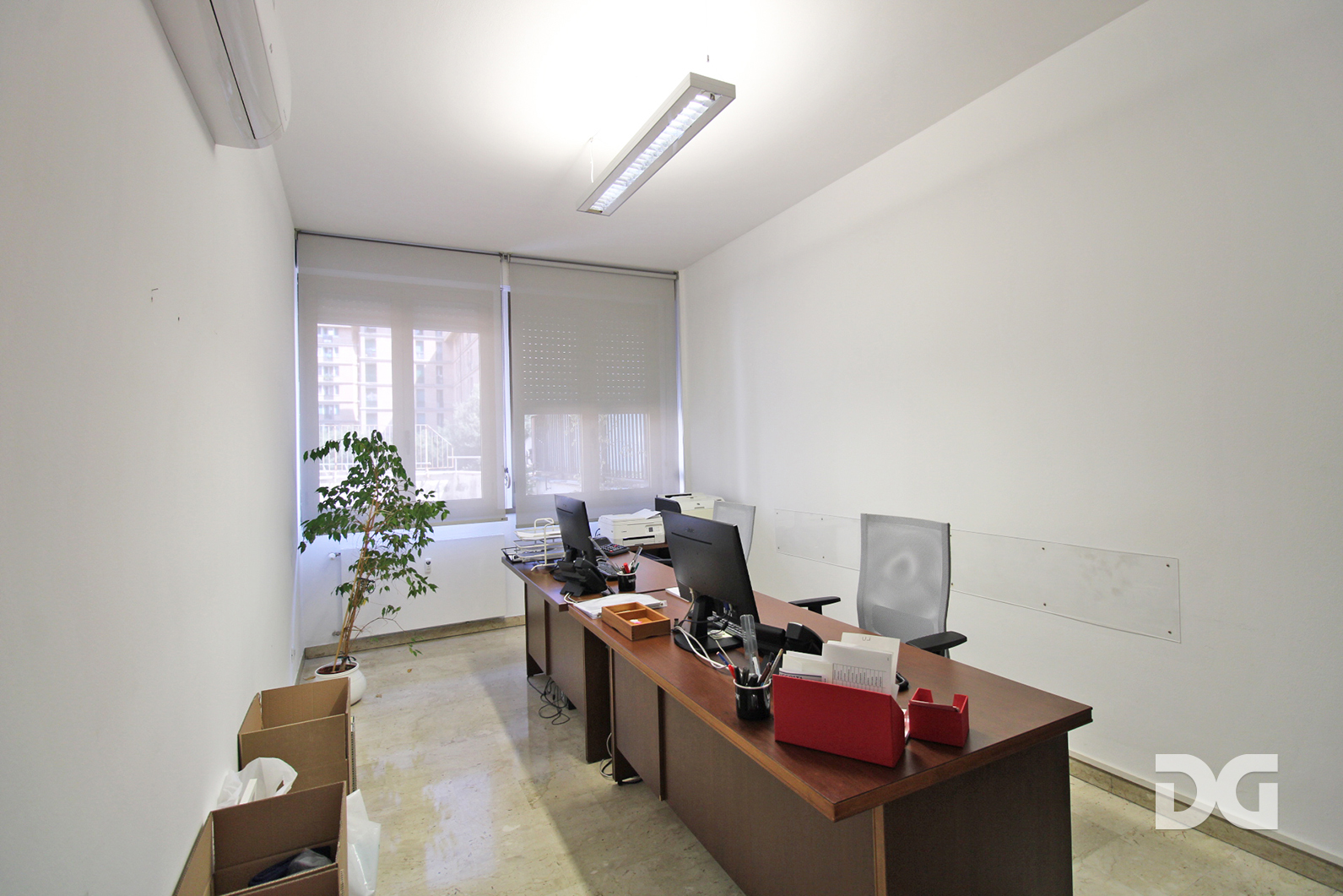 Immobiliare Del Guasta PIAZZA PICCAPIETRA – UFFICIO MQ. 118 