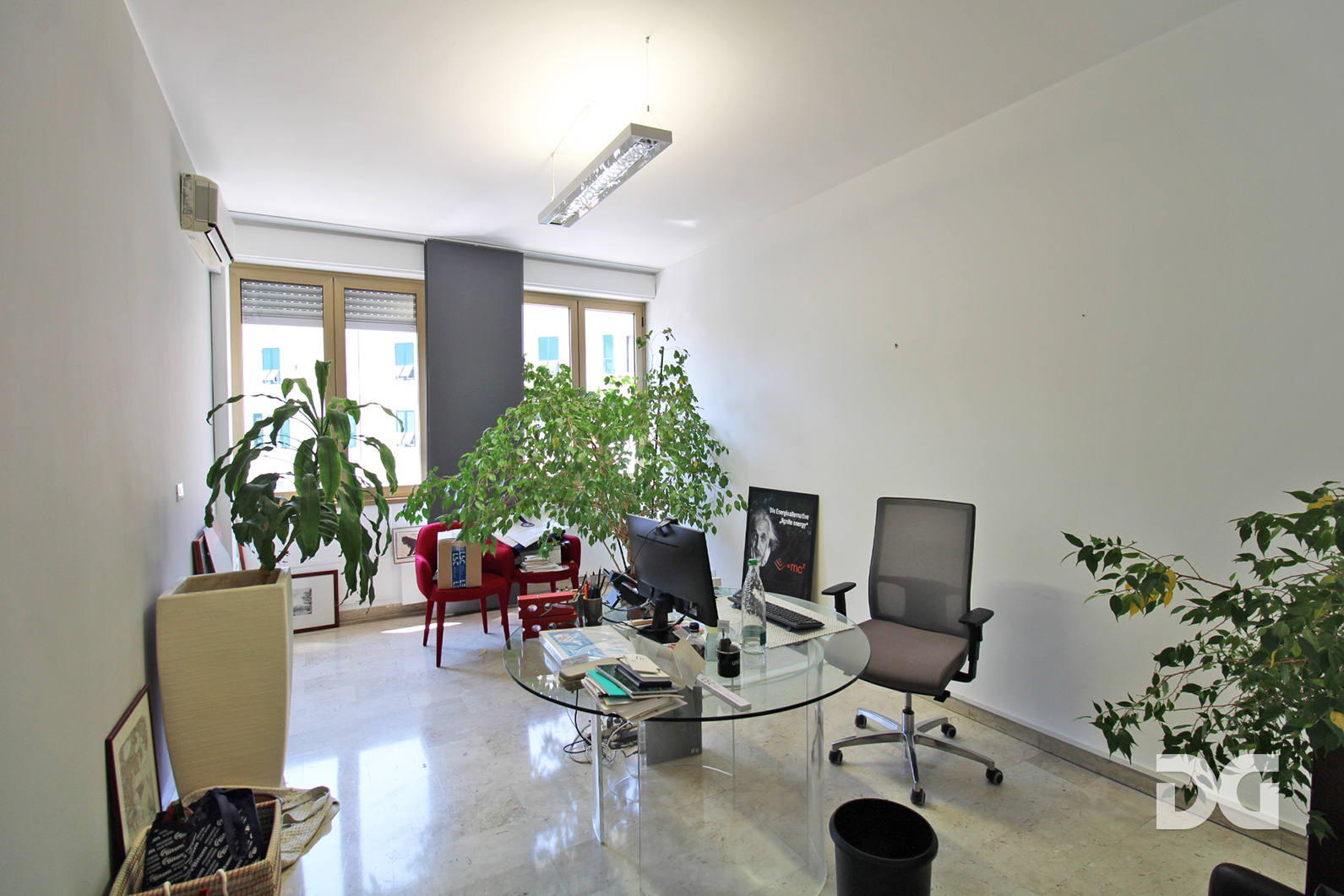Immobiliare Del Guasta PIAZZA PICCAPIETRA – UFFICIO MQ. 118 