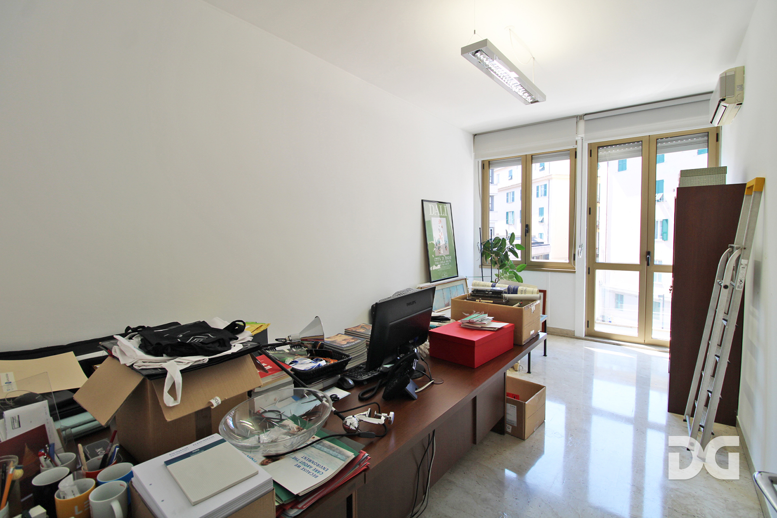 Immobiliare Del Guasta PIAZZA PICCAPIETRA – UFFICIO MQ. 118 