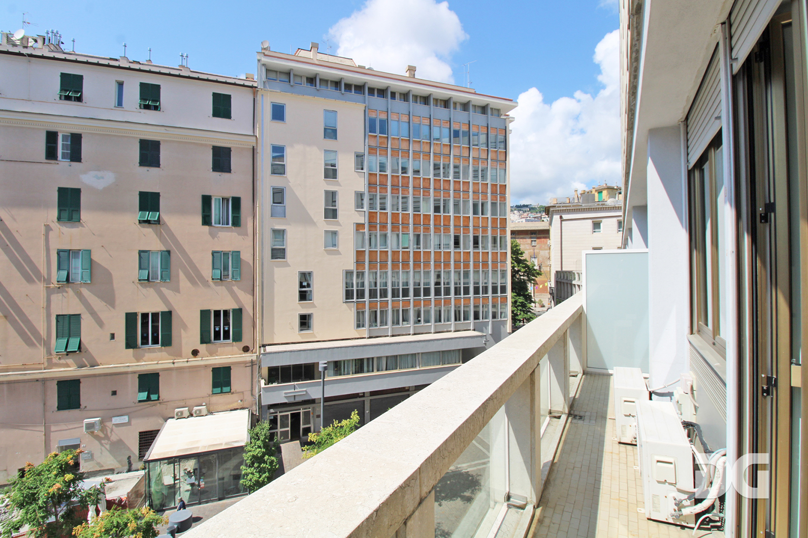 Immobiliare Del Guasta PIAZZA PICCAPIETRA – UFFICIO MQ. 118 