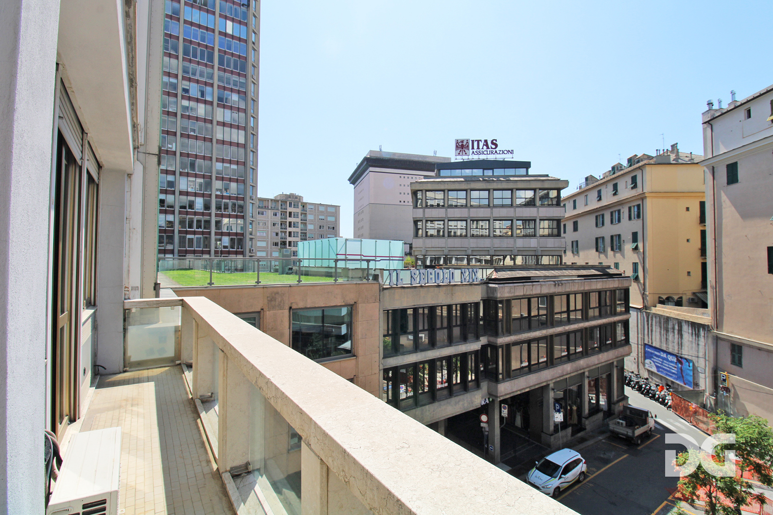 Immobiliare Del Guasta PIAZZA PICCAPIETRA – UFFICIO MQ. 118 