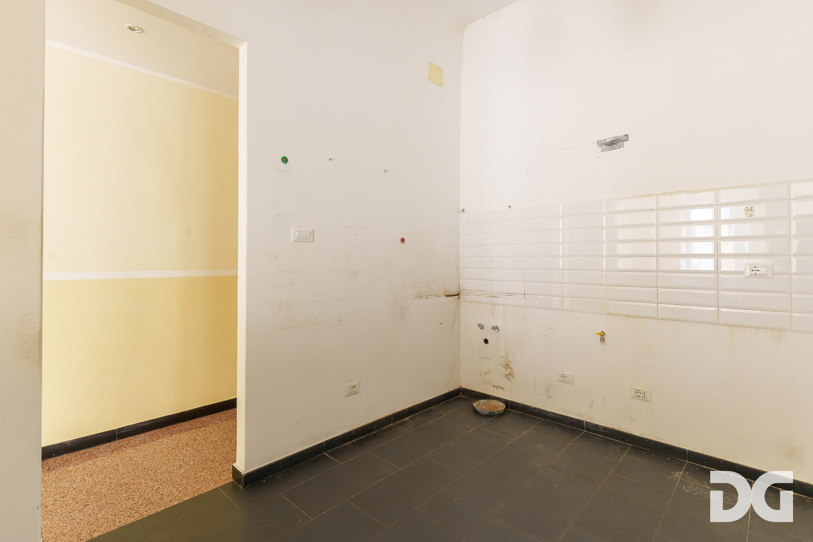 Immobiliare Del Guasta CASTELLETTO – C.SO FIRENZE LUMINOSI MQ. 134 