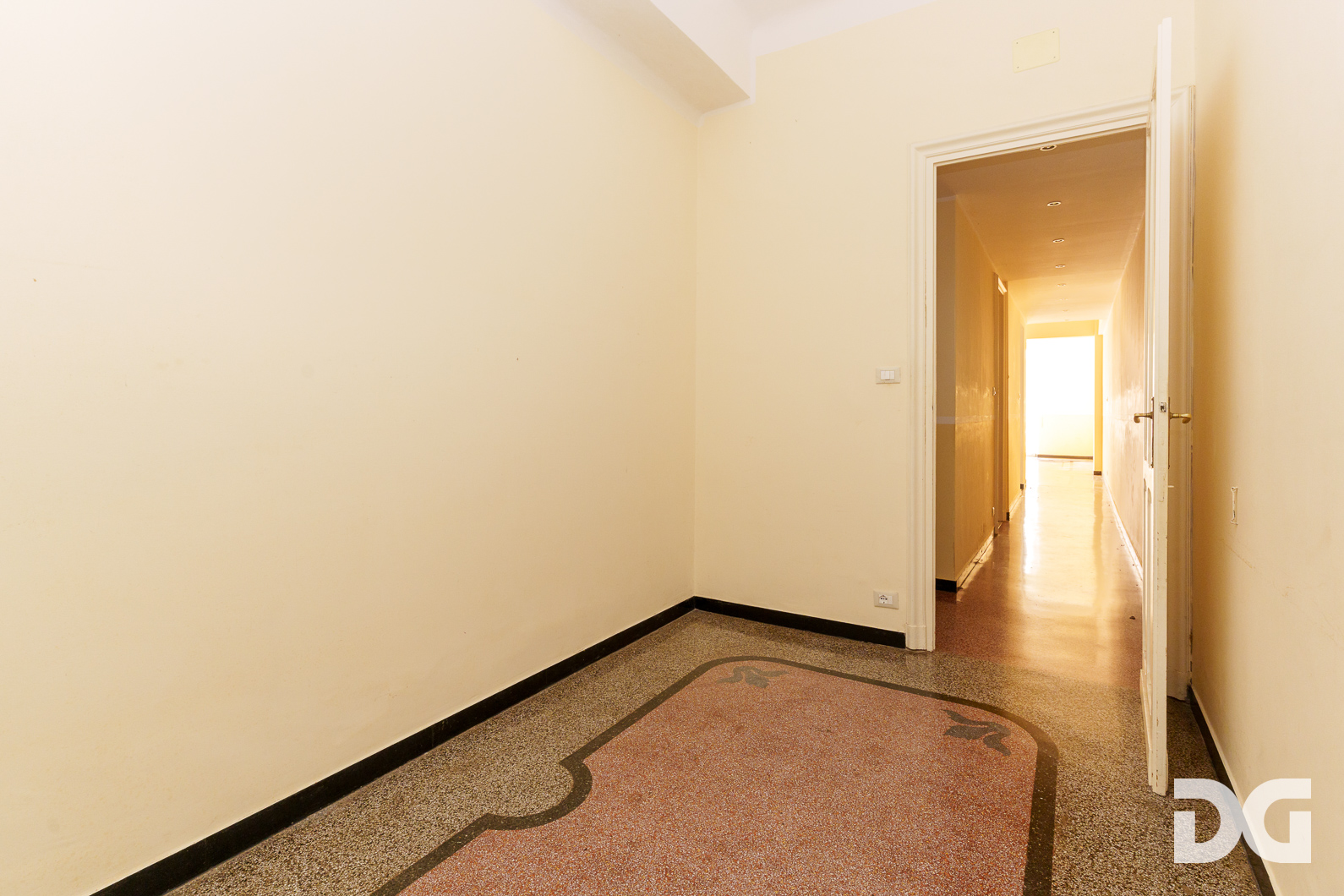 Immobiliare Del Guasta CASTELLETTO – C.SO FIRENZE LUMINOSI MQ. 134 