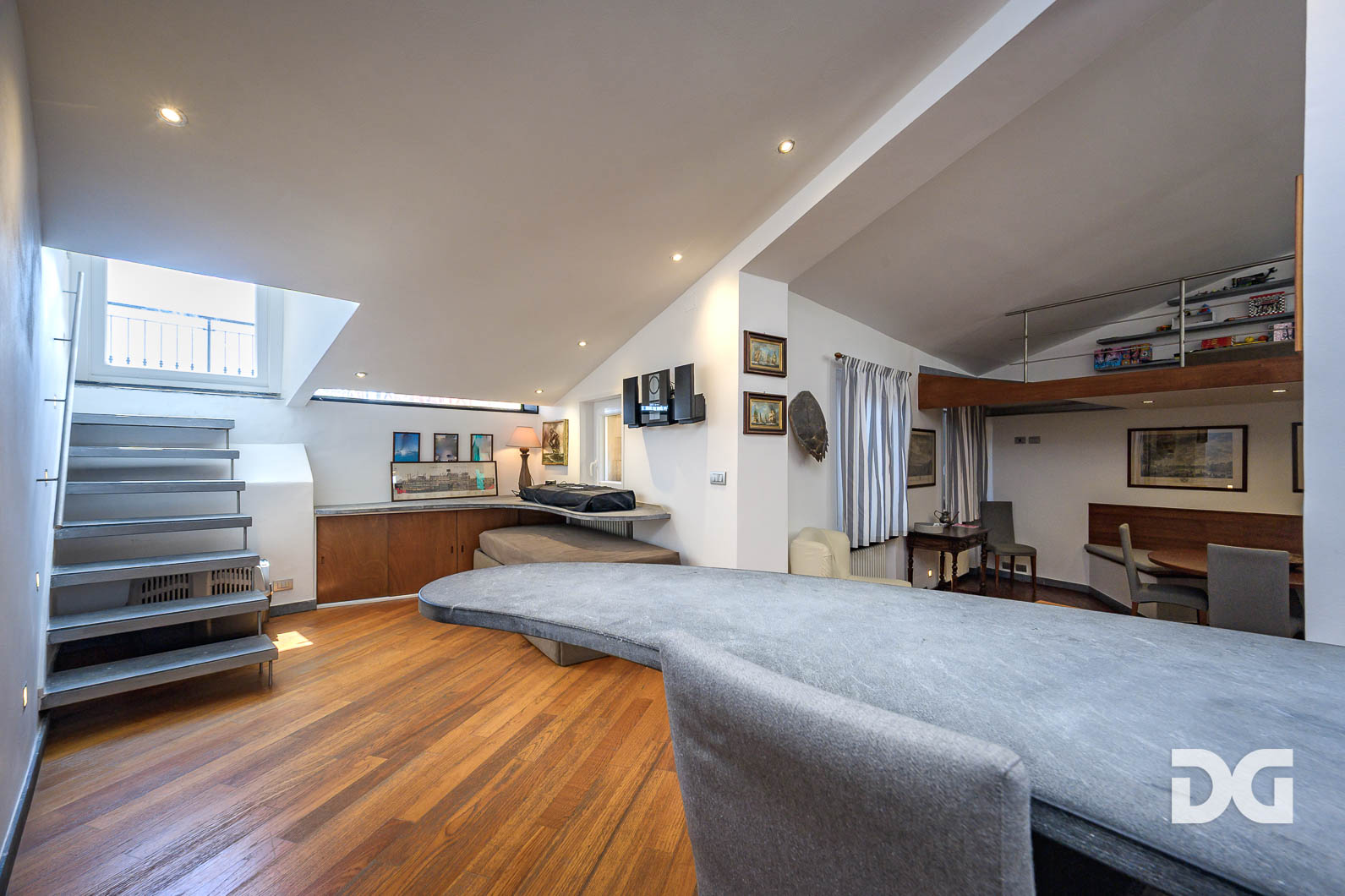 Immobiliare Del Guasta CAMOGLI - PASSEGGIATA A MARE – ESCLUSIVO ATTICO CON TERRAZZO PANORAMICO 