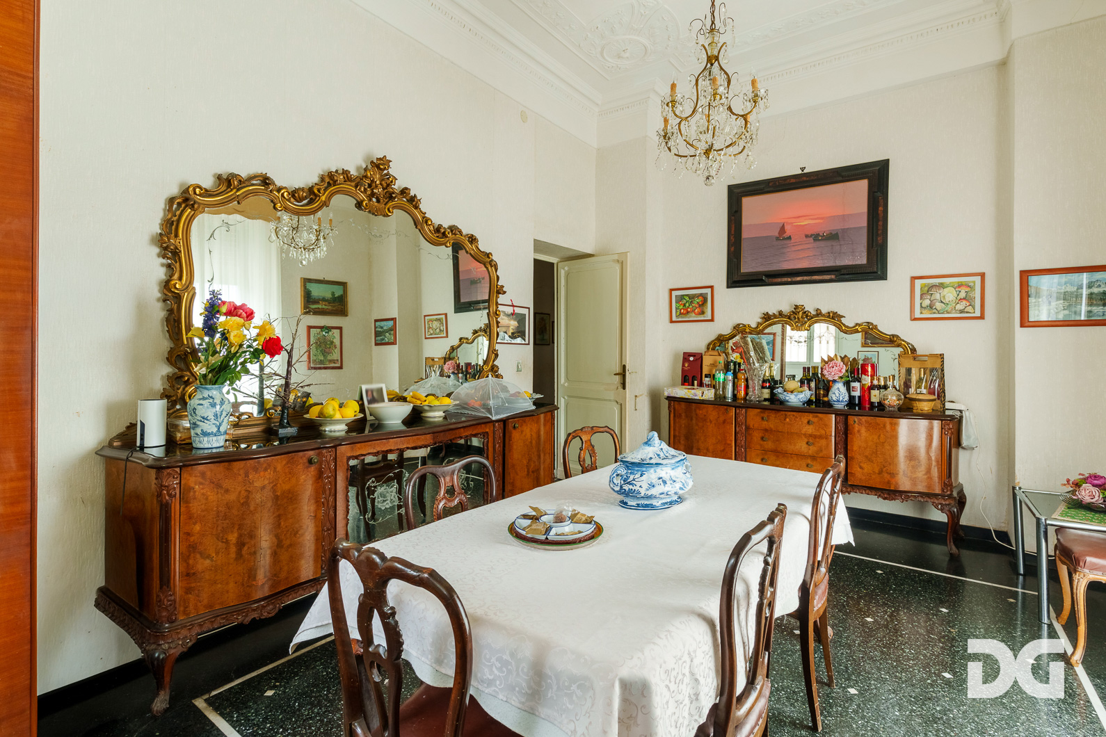 Immobiliare Del Guasta PEGLI – VIALE MODUGNO VILLA PANORAMICA MQ.337 CON GIARDINO E POSTI AUTO 