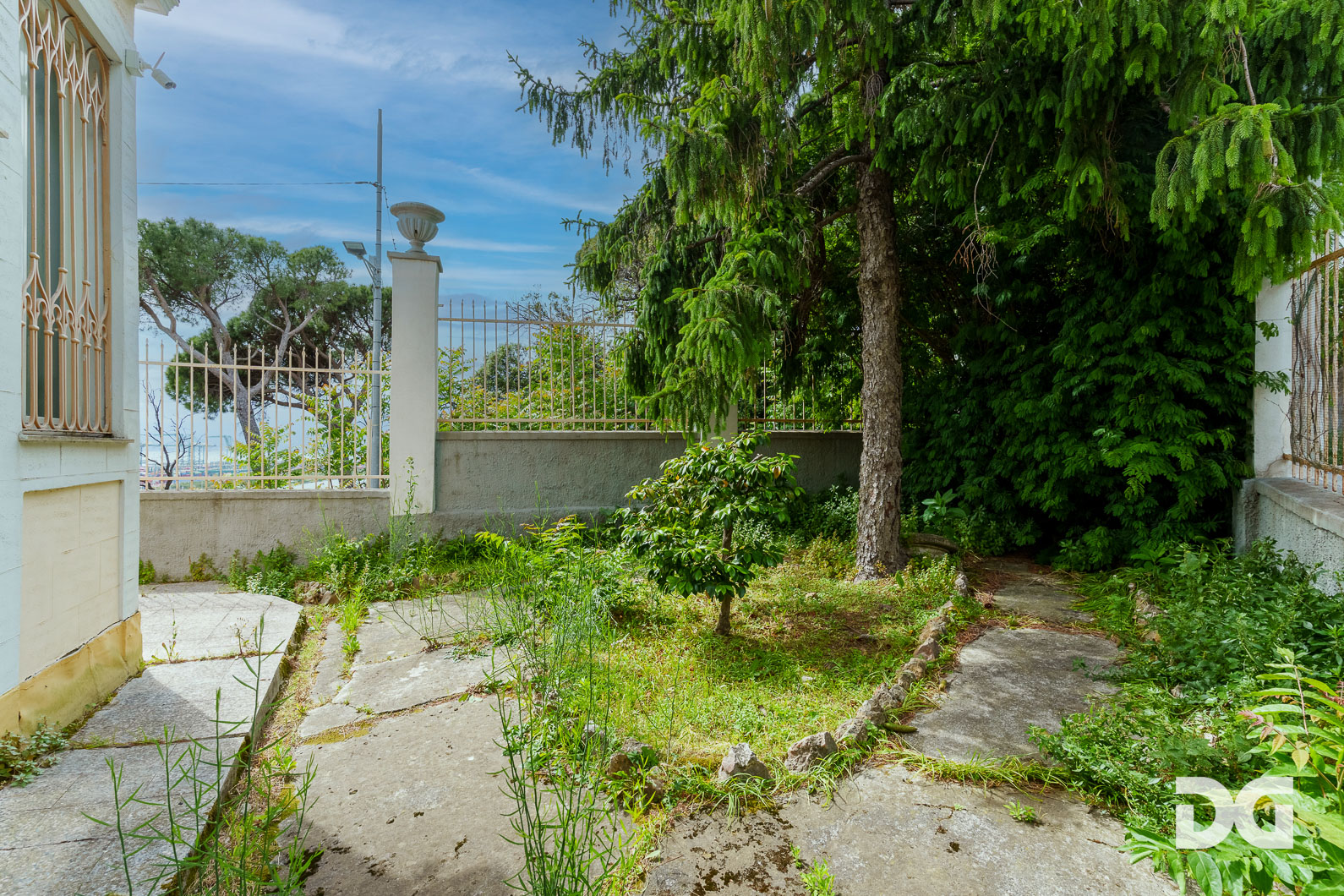 Immobiliare Del Guasta PEGLI – VIALE MODUGNO VILLA PANORAMICA MQ.337 CON GIARDINO E POSTI AUTO 