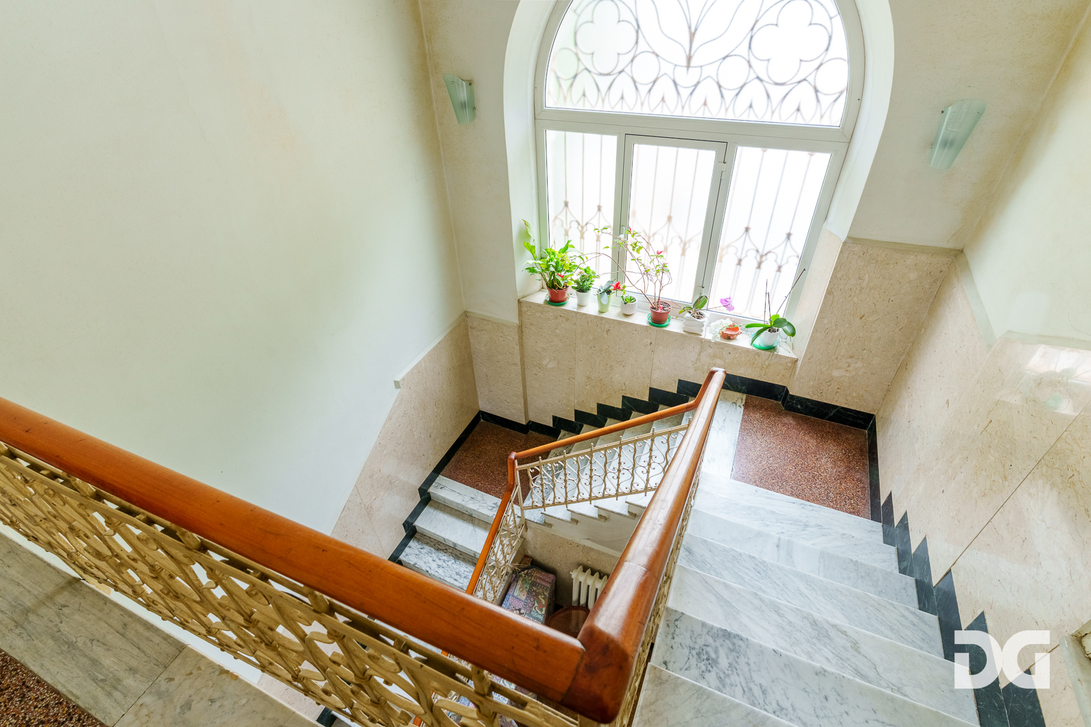 Immobiliare Del Guasta PEGLI – VIALE MODUGNO VILLA PANORAMICA MQ.337 CON GIARDINO E POSTI AUTO 