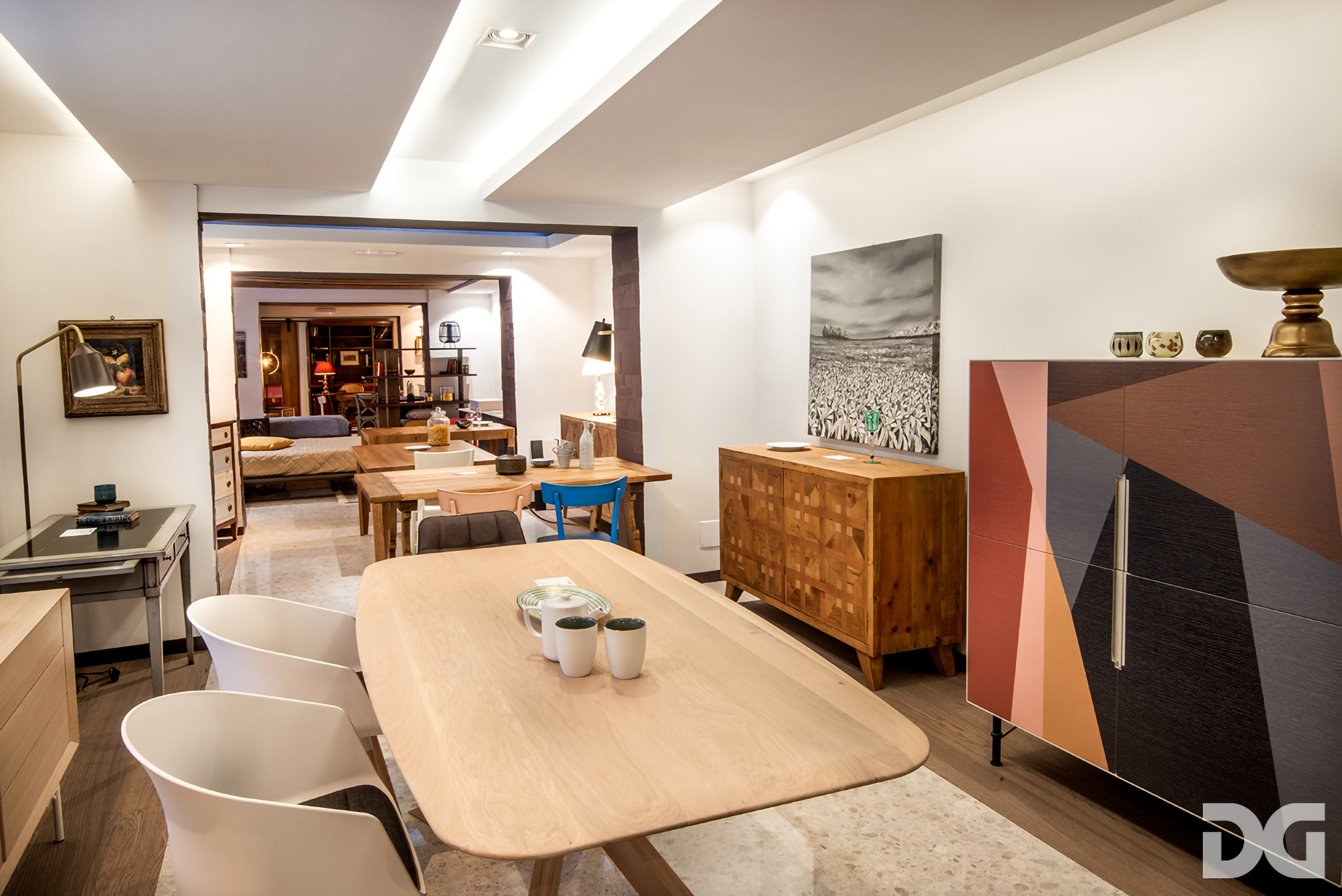 Immobiliare Del Guasta VIA FIASELLA – NEGOZIO MQ. 350 AMPIO PARCHEGGIO 