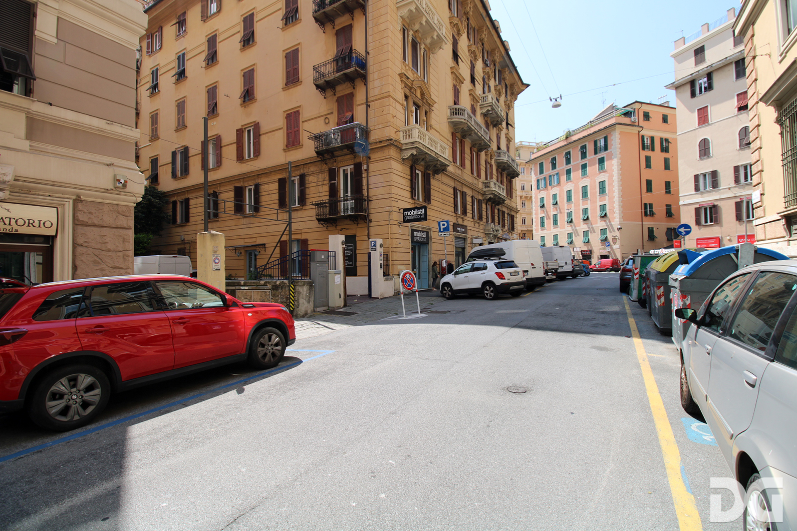 Immobiliare Del Guasta VIA FIASELLA – NEGOZIO MQ. 350 AMPIO PARCHEGGIO 