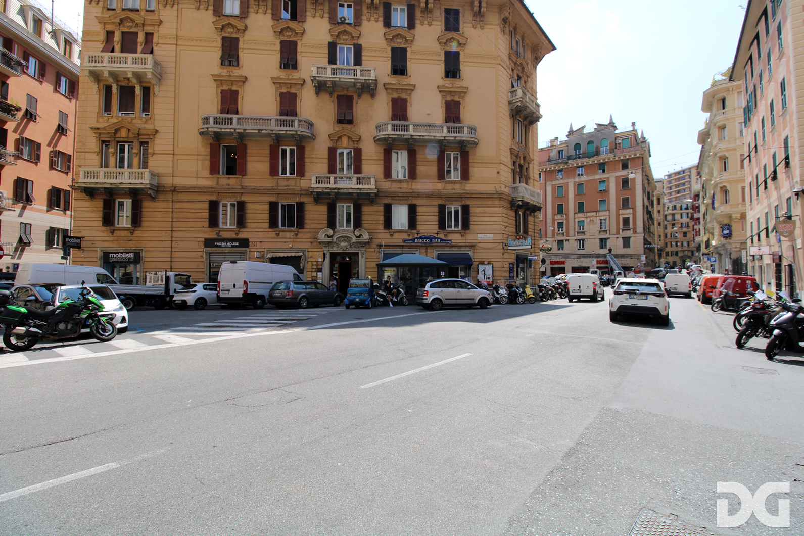 Immobiliare Del Guasta VIA FIASELLA – NEGOZIO MQ. 350 AMPIO PARCHEGGIO 