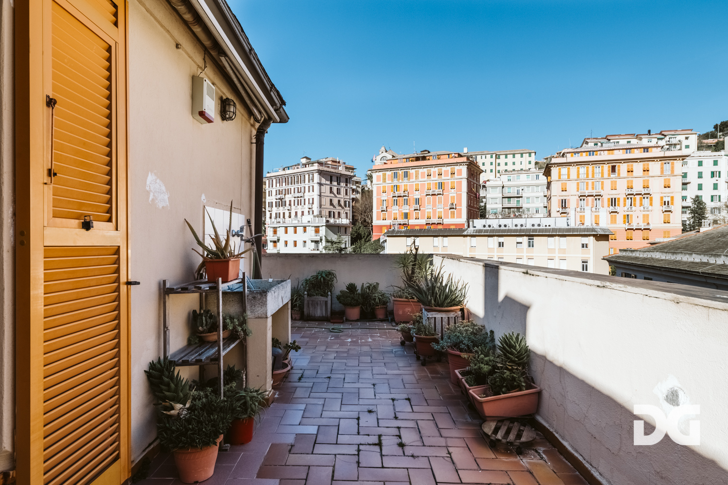 Immobiliare Del Guasta CASTELLETTO – C.SO UGO BASSI ATTICO MQ. 123 PANORAMICO CON TERRAZZO 