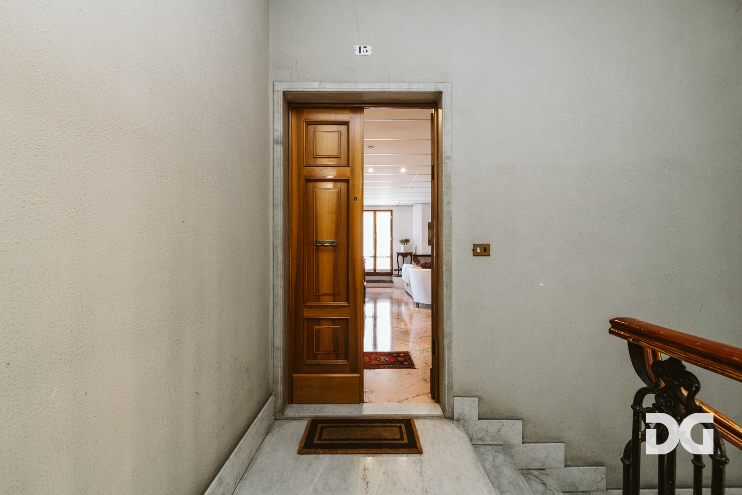 Immobiliare Del Guasta CASTELLETTO – C.SO UGO BASSI ATTICO MQ. 123 PANORAMICO CON TERRAZZO 