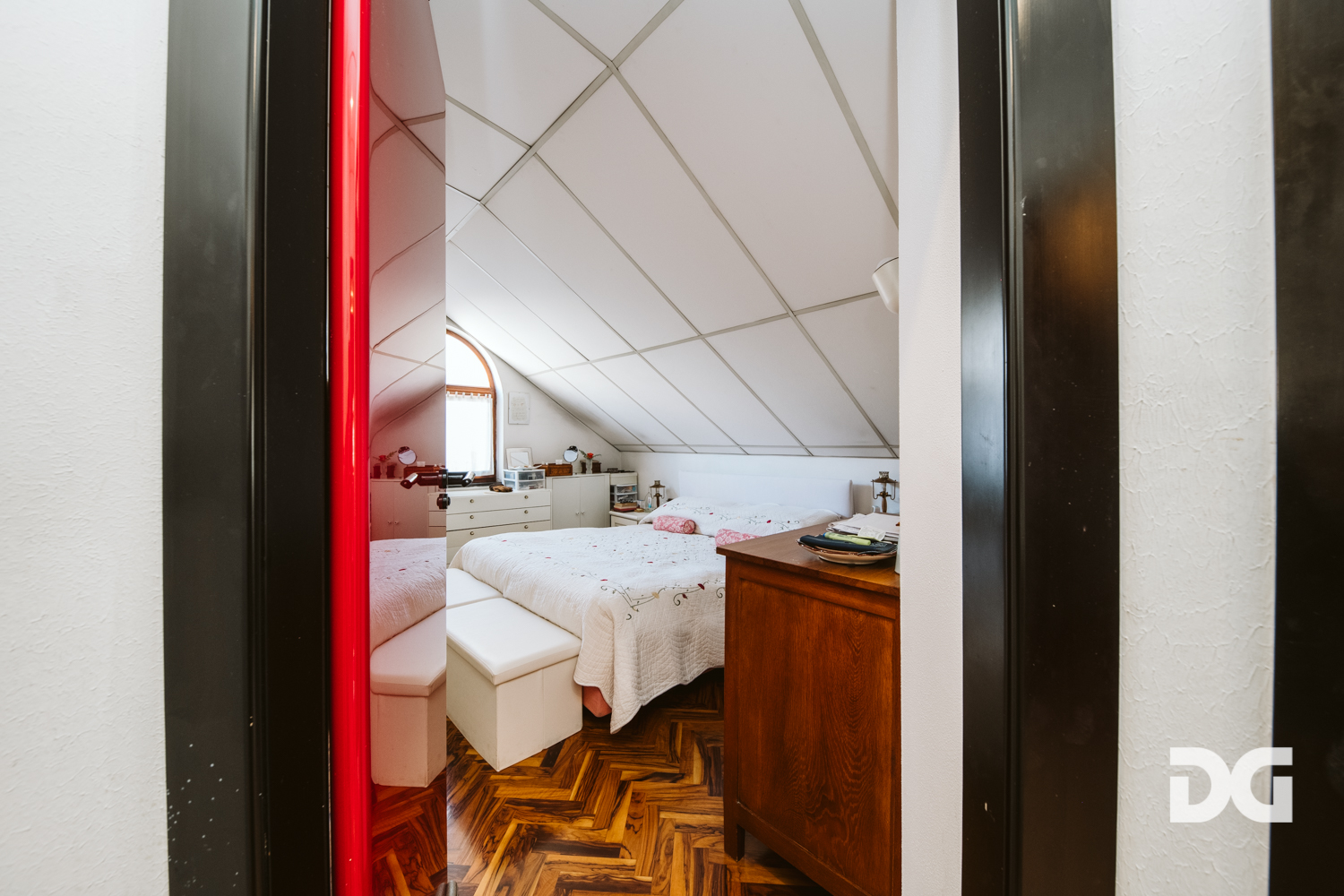 Immobiliare Del Guasta CASTELLETTO – C.SO UGO BASSI ATTICO MQ. 123 PANORAMICO CON TERRAZZO 