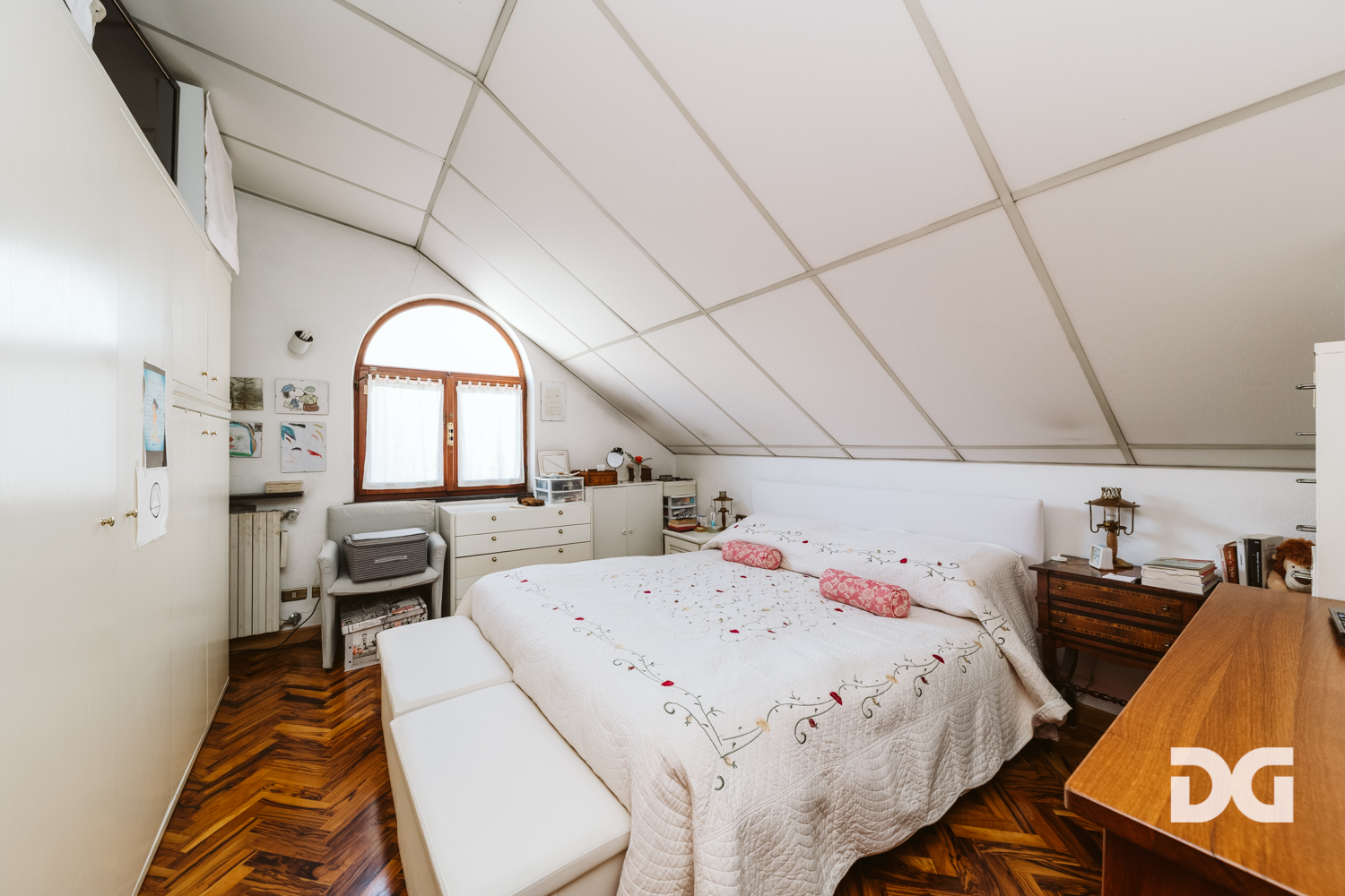 Immobiliare Del Guasta CASTELLETTO – C.SO UGO BASSI ATTICO MQ. 123 PANORAMICO CON TERRAZZO 