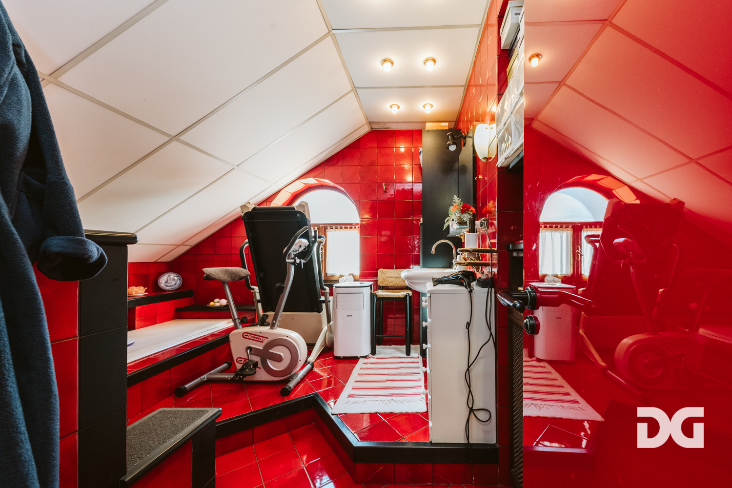 Immobiliare Del Guasta CASTELLETTO – C.SO UGO BASSI ATTICO MQ. 123 PANORAMICO CON TERRAZZO 