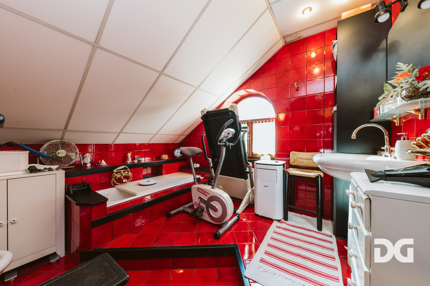 Immobiliare Del Guasta CASTELLETTO – C.SO UGO BASSI ATTICO MQ. 123 PANORAMICO CON TERRAZZO 