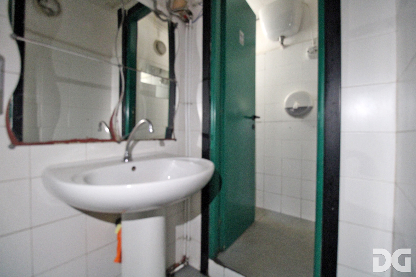 Immobiliare Del Guasta VIA GALATA ADIACENZE – NEGOZIO MQ. 60 