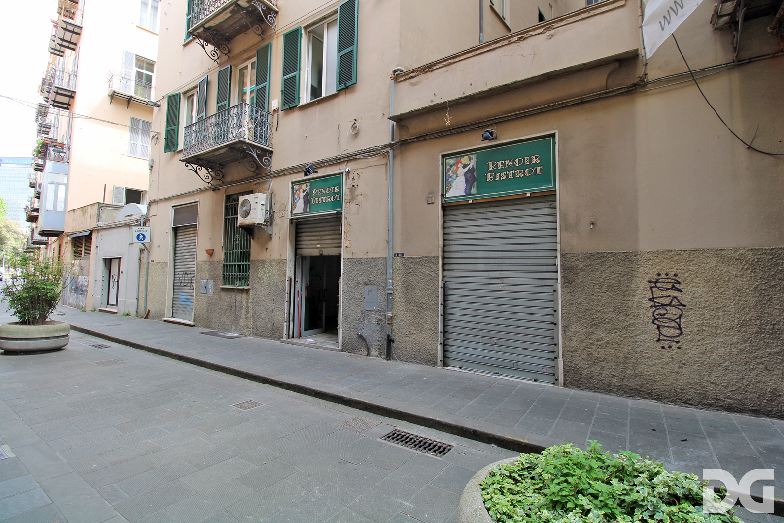 Immobiliare Del Guasta VIA GALATA ADIACENZE – NEGOZIO MQ. 60 