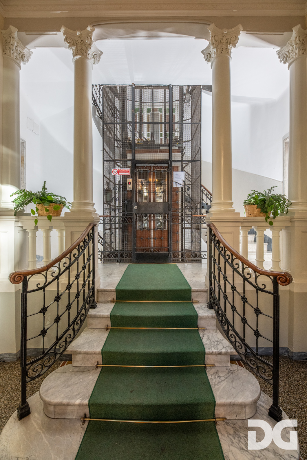 Immobiliare Del Guasta CARIGNANO – C.SO MENTANA PRESTIGIOSI MQ. 240 ULTRARIFINITI 